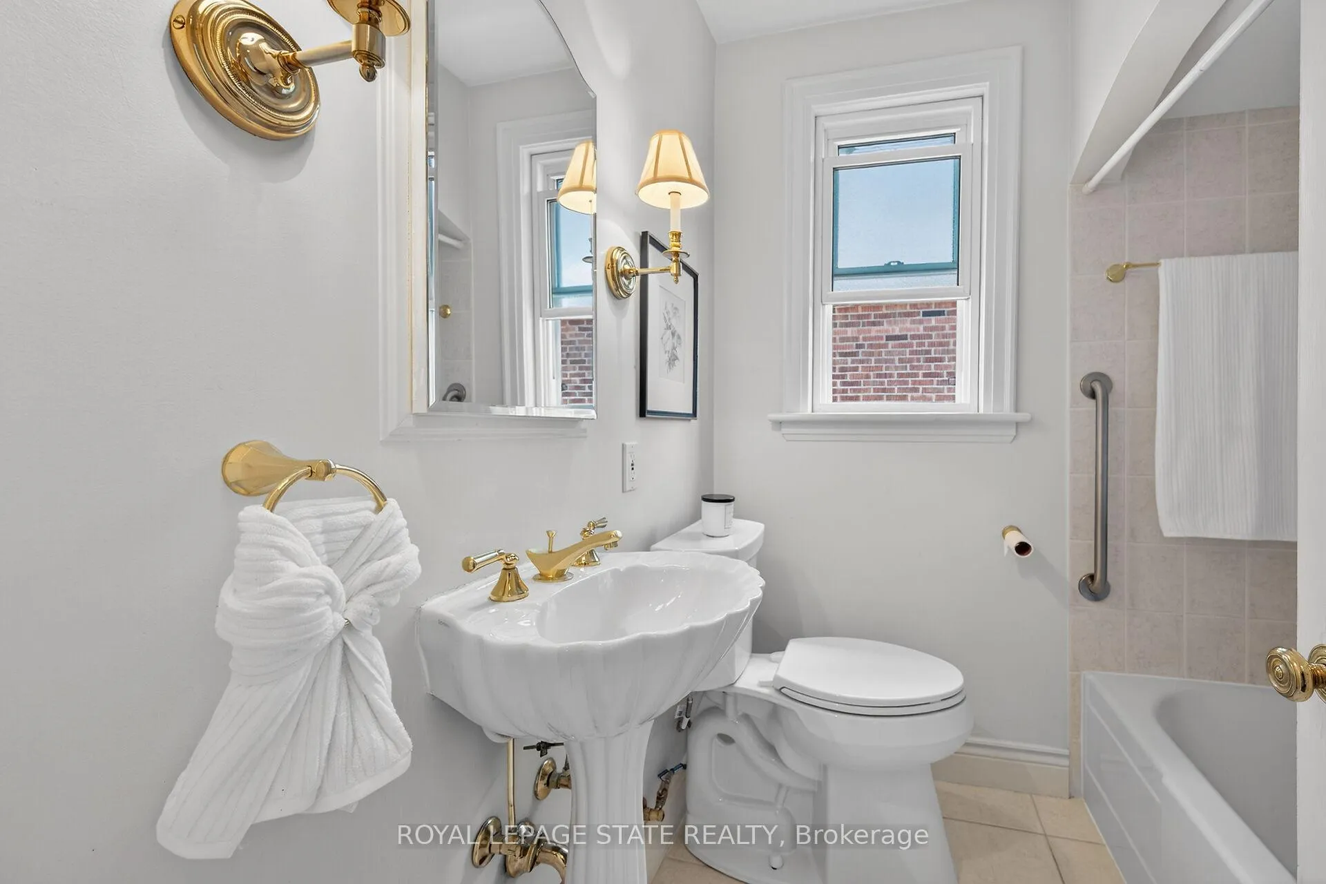 Photo 21 of 62 Uplands Avenue, Hamilton, Westdale — HOMEH