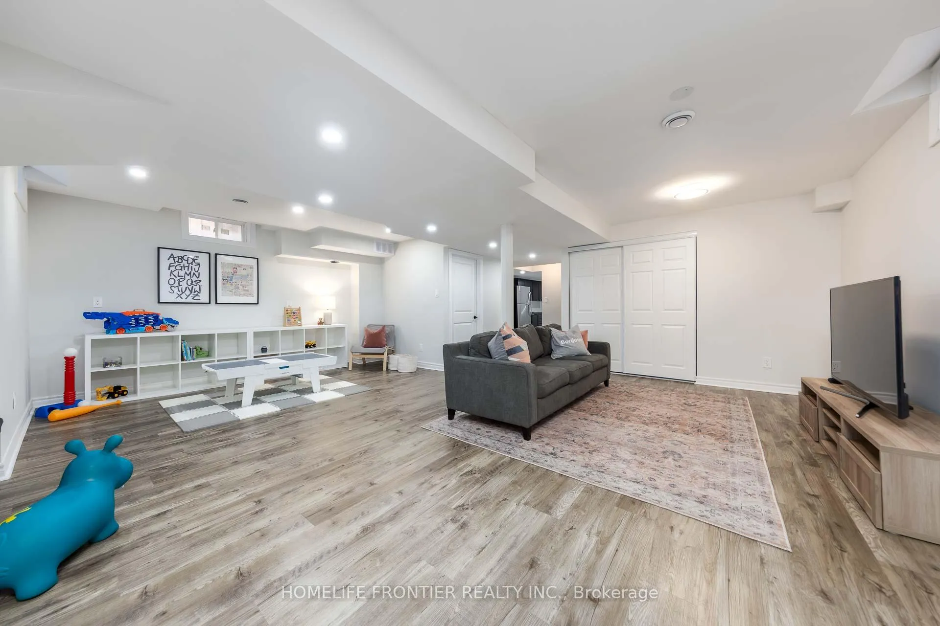 Photo 37 of 286 Helen Avenue, Markham, Village Green-South Unionville — HOMEH