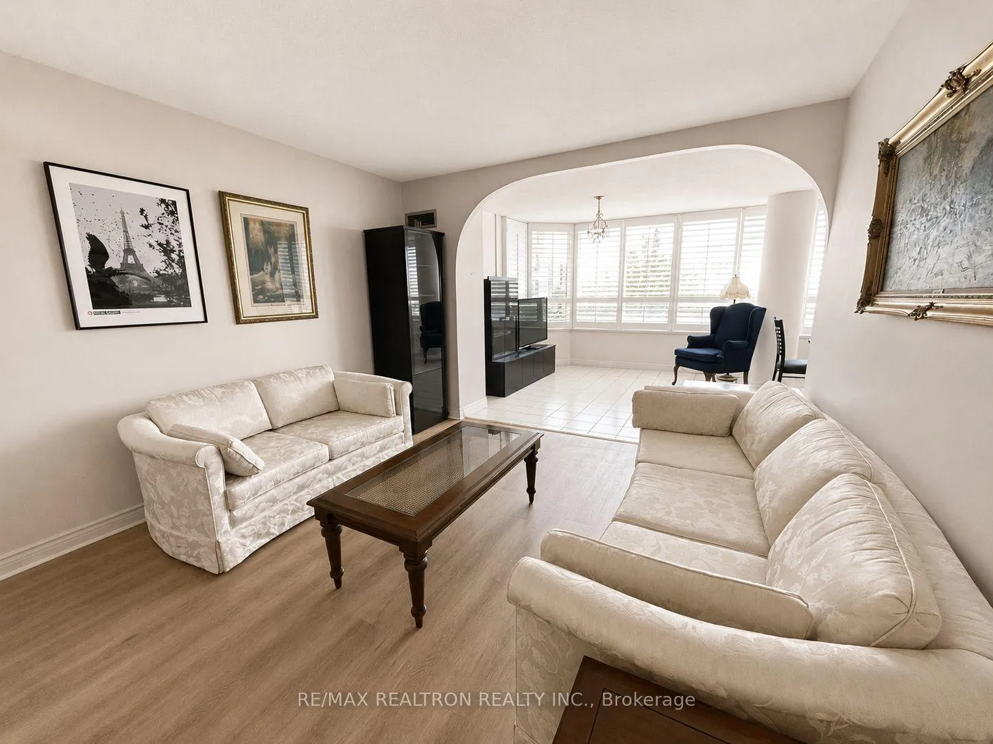 Photo 8 of Unit 502, 7 Townsgate Drive, Vaughan, Crestwood-Springfarm-Yorkhill — HOMEH
