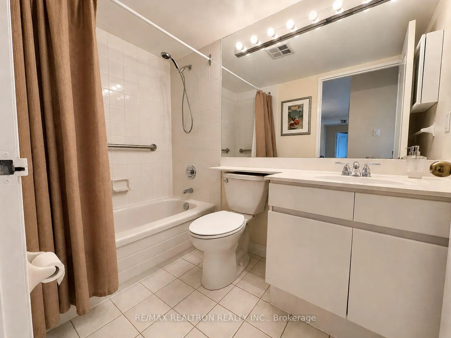 Photo 17 of Unit 502, 7 Townsgate Drive, Vaughan, Crestwood-Springfarm-Yorkhill — HOMEH