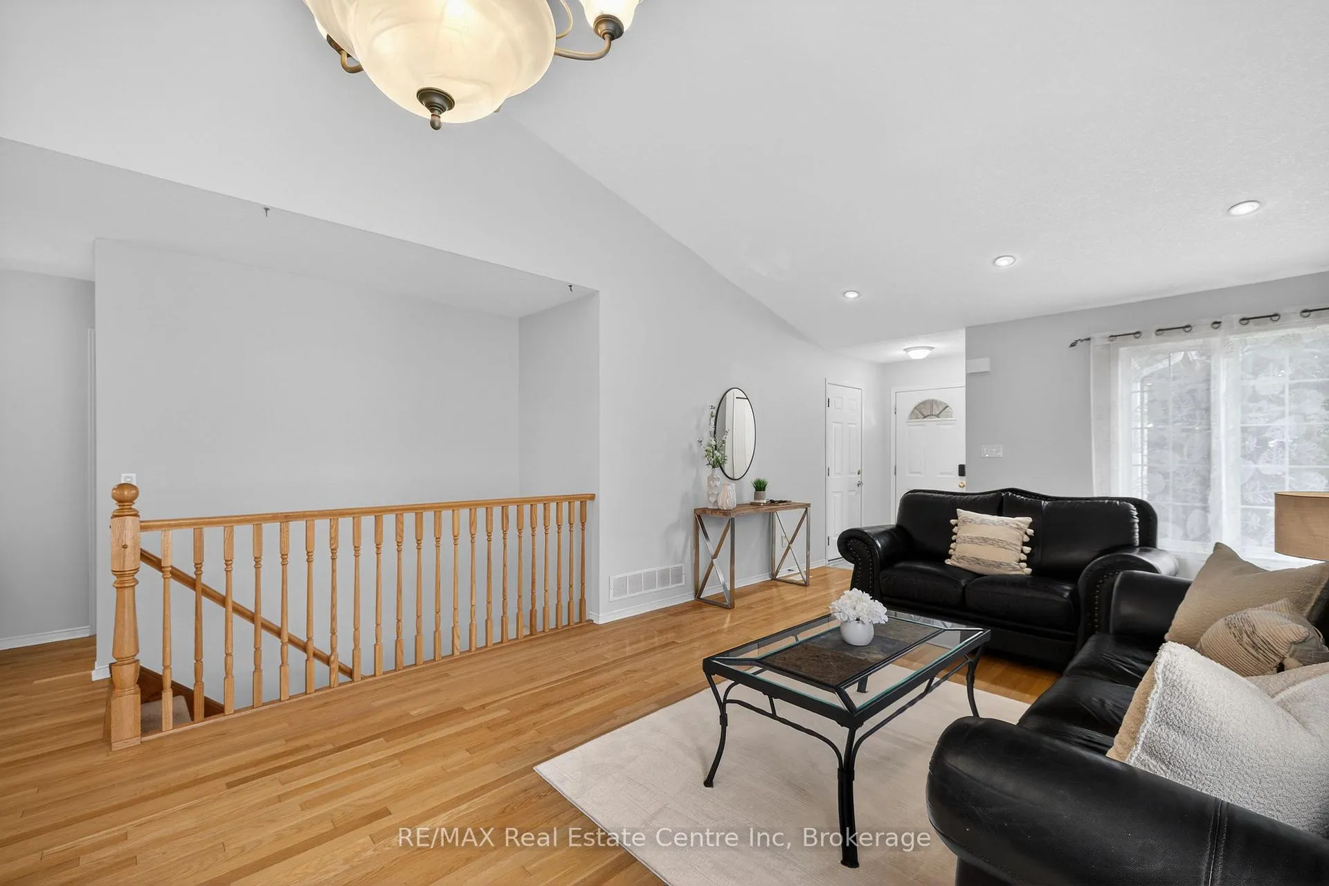 Photo 8 of 91 Flaherty Drive, Guelph, Willow West/Sugarbush/West Acres — HOMEH