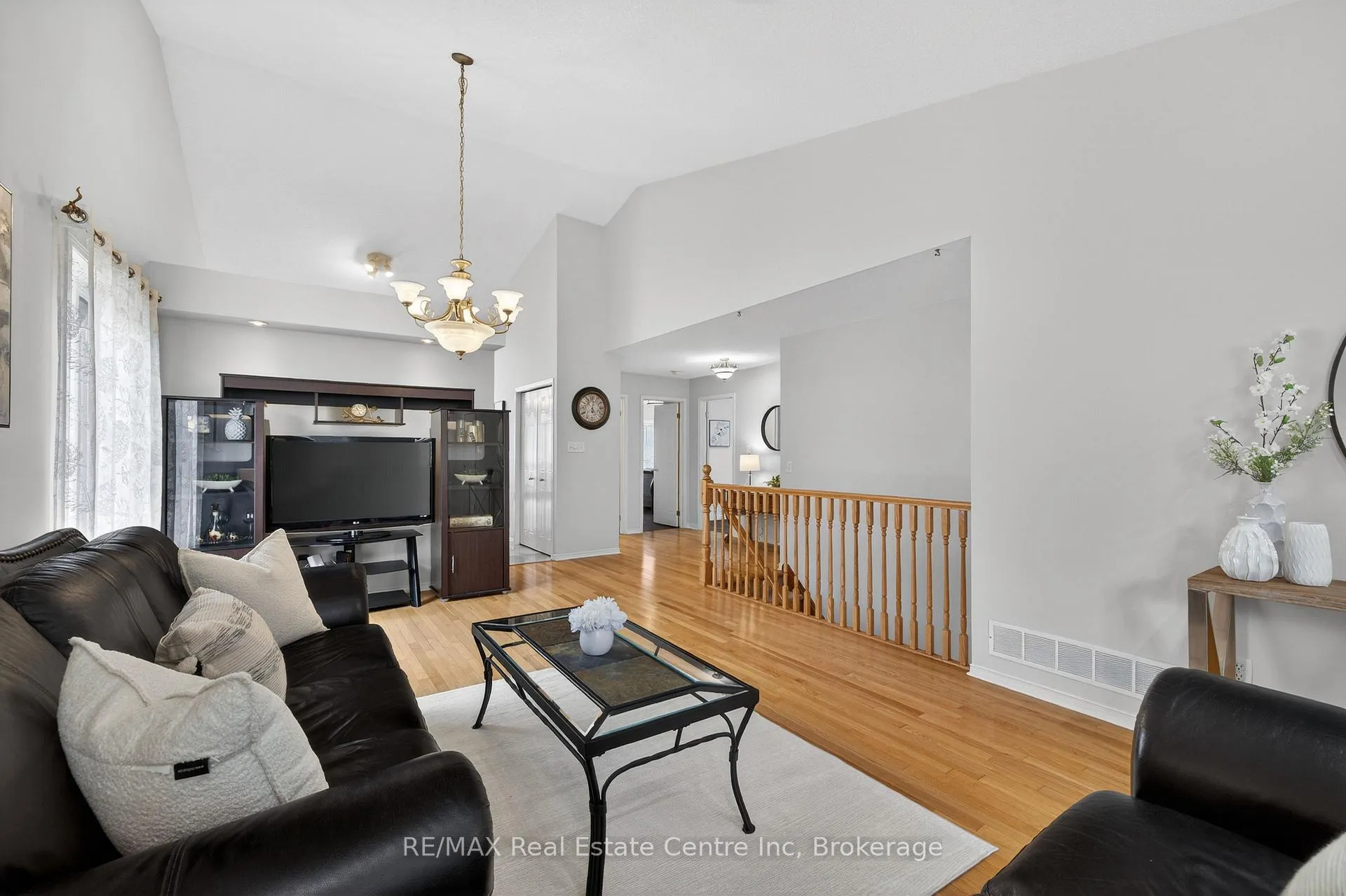 Photo 9 of 91 Flaherty Drive, Guelph, Willow West/Sugarbush/West Acres — HOMEH