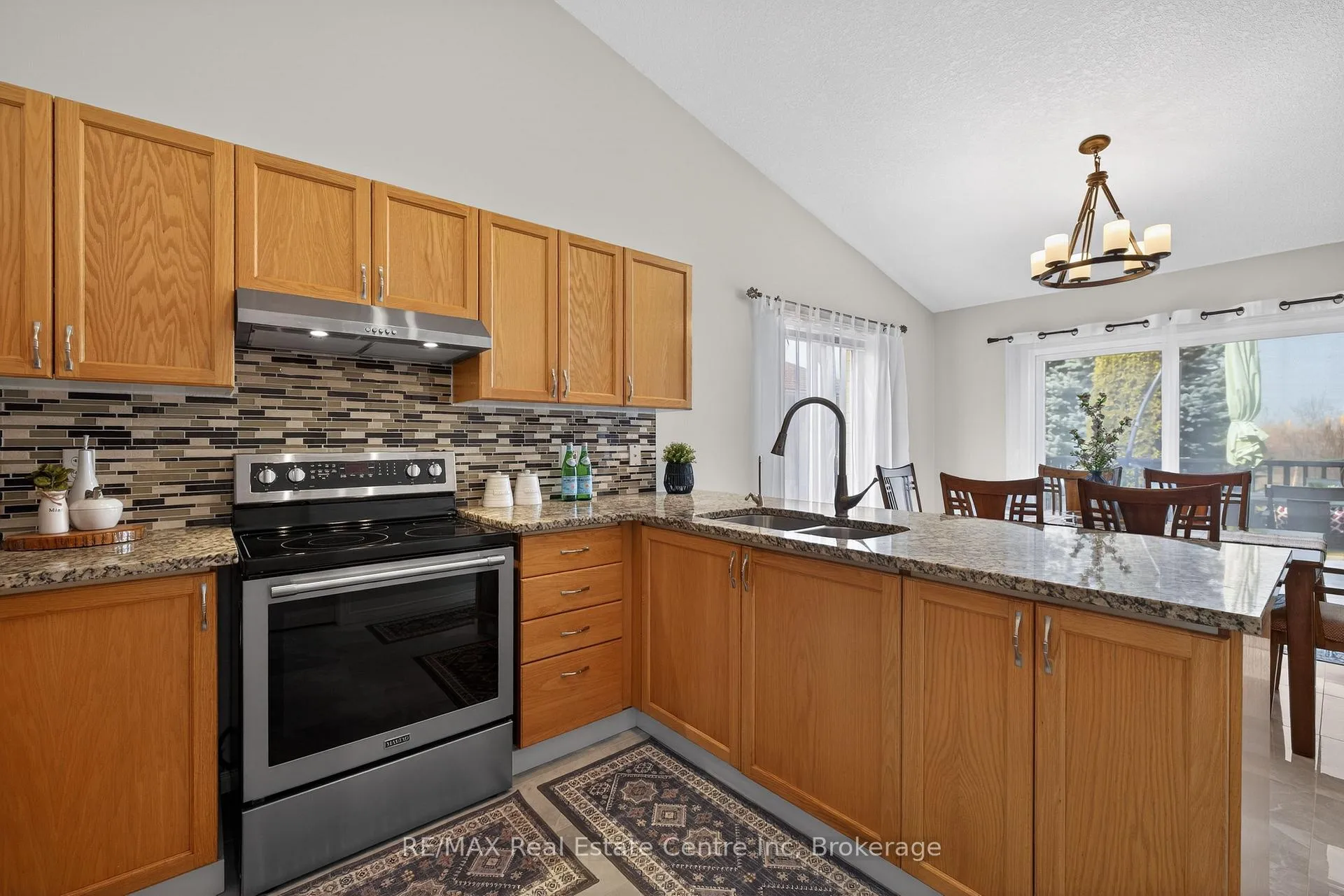 Photo 14 of 91 Flaherty Drive, Guelph, Willow West/Sugarbush/West Acres — HOMEH