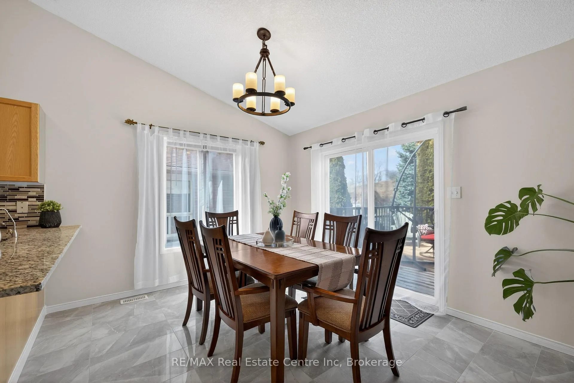 Photo 16 of 91 Flaherty Drive, Guelph, Willow West/Sugarbush/West Acres — HOMEH