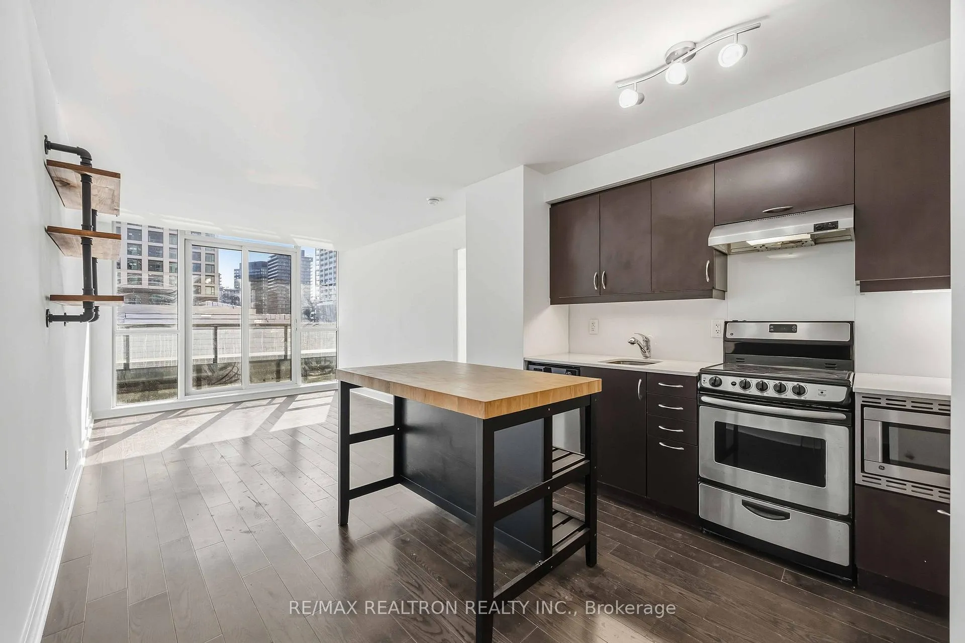 Photo 8 of Unit 623, 320 Richmond Street E, Toronto, Moss Park — HOMEH
