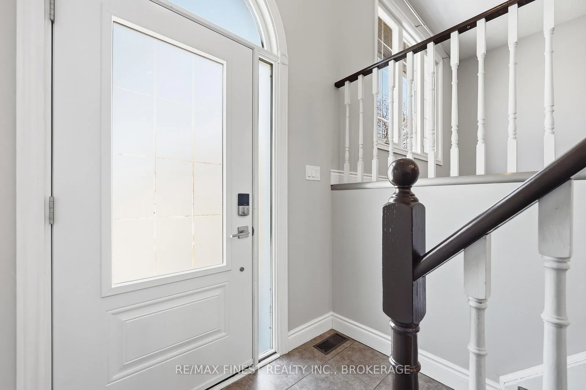Photo 4 of 295 Owens Crescent, Kingston, East Gardiners Rd — HOMEH
