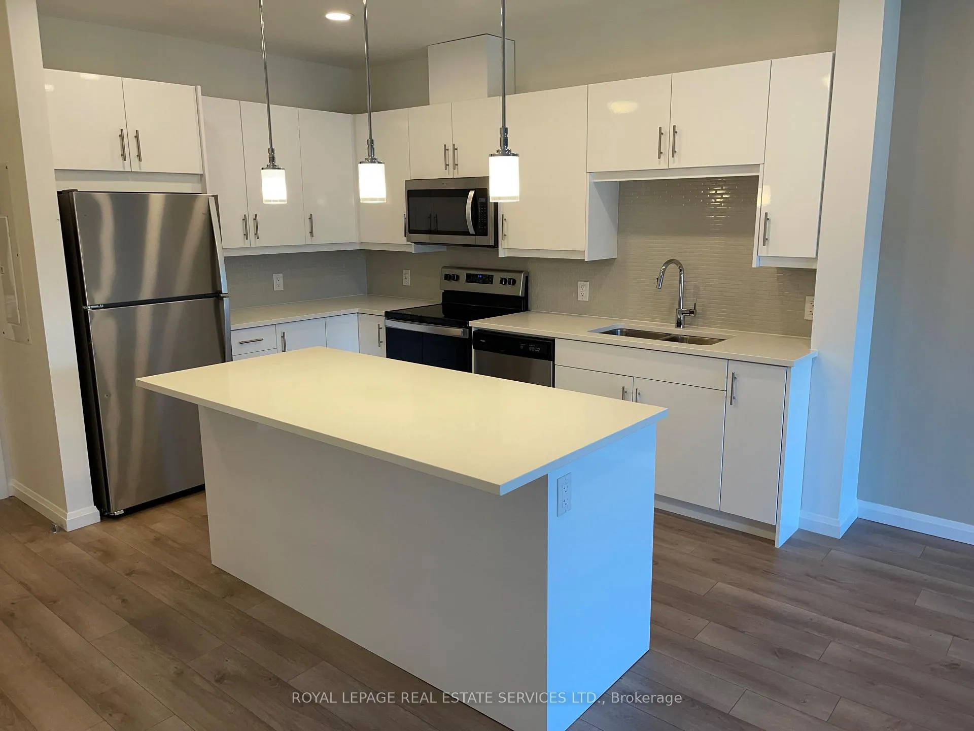 Photo 4 of Unit 406, 144 Watson Road N, Guelph, Grange Road — HOMEH