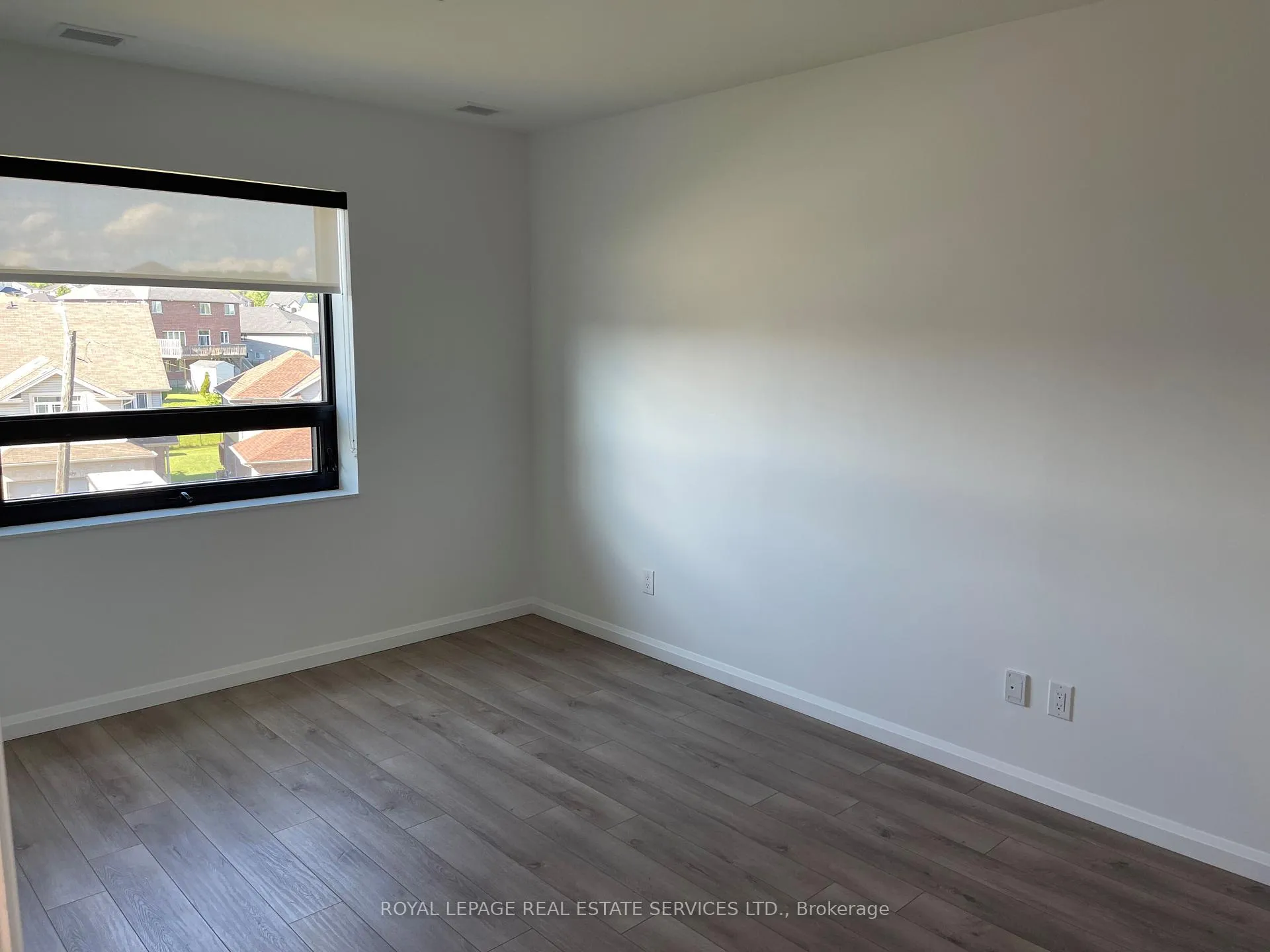 Photo 6 of Unit 406, 144 Watson Road N, Guelph, Grange Road — HOMEH