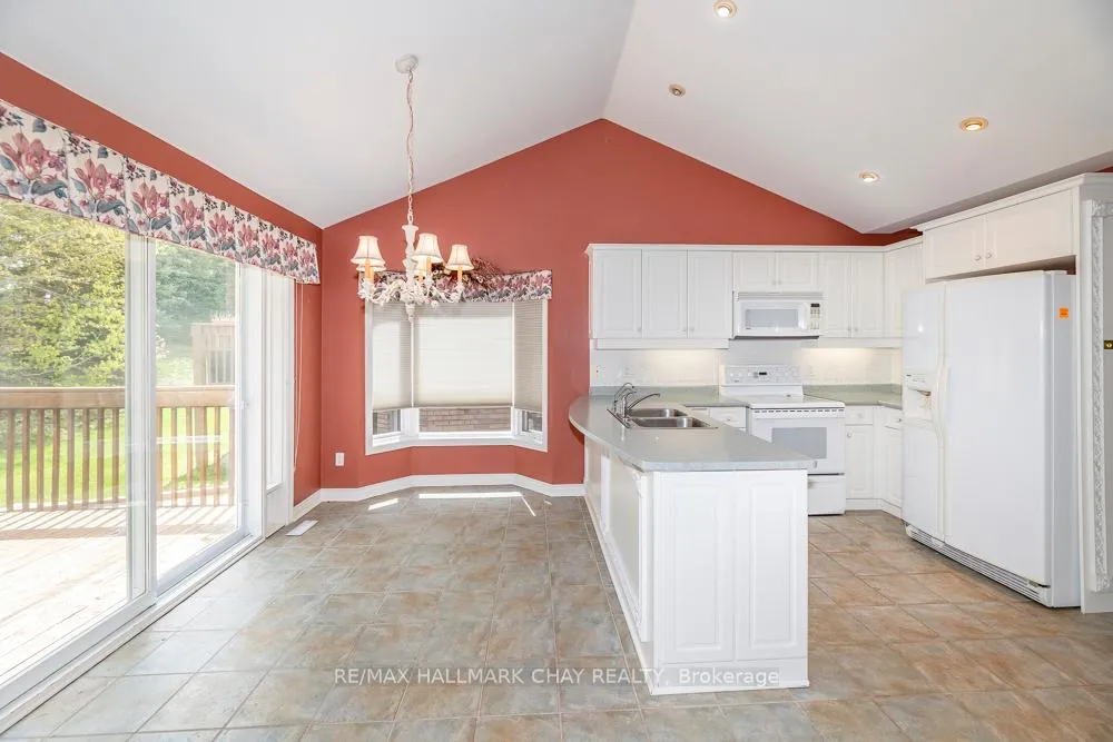 Photo 10 of 65 Sunset Boulevard, New Tecumseth, Rural New Tecumseth — HOMEH