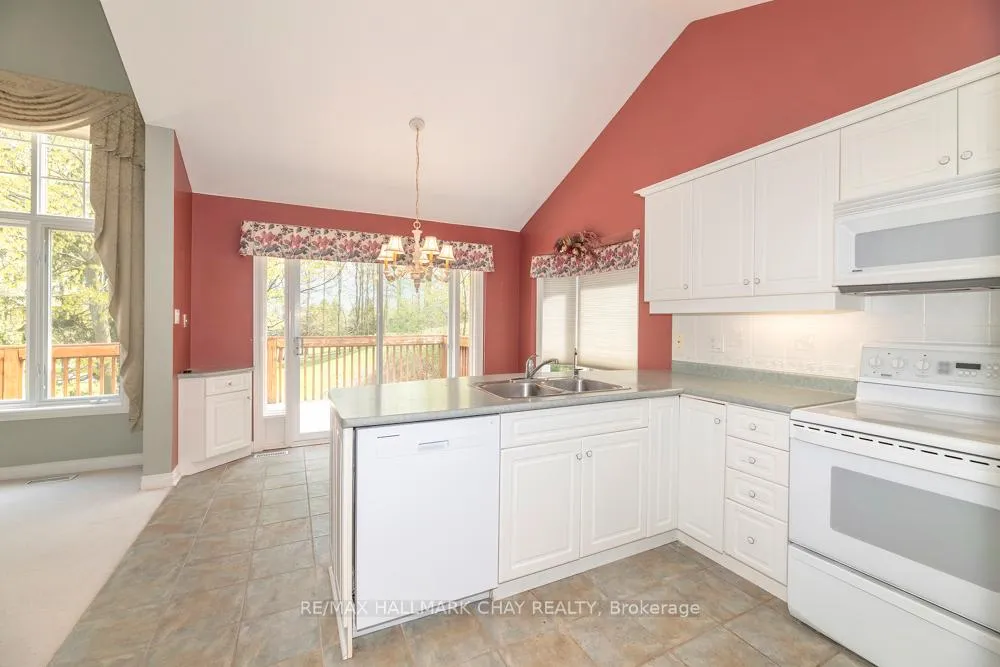 Photo 13 of 65 Sunset Boulevard, New Tecumseth, Rural New Tecumseth — HOMEH