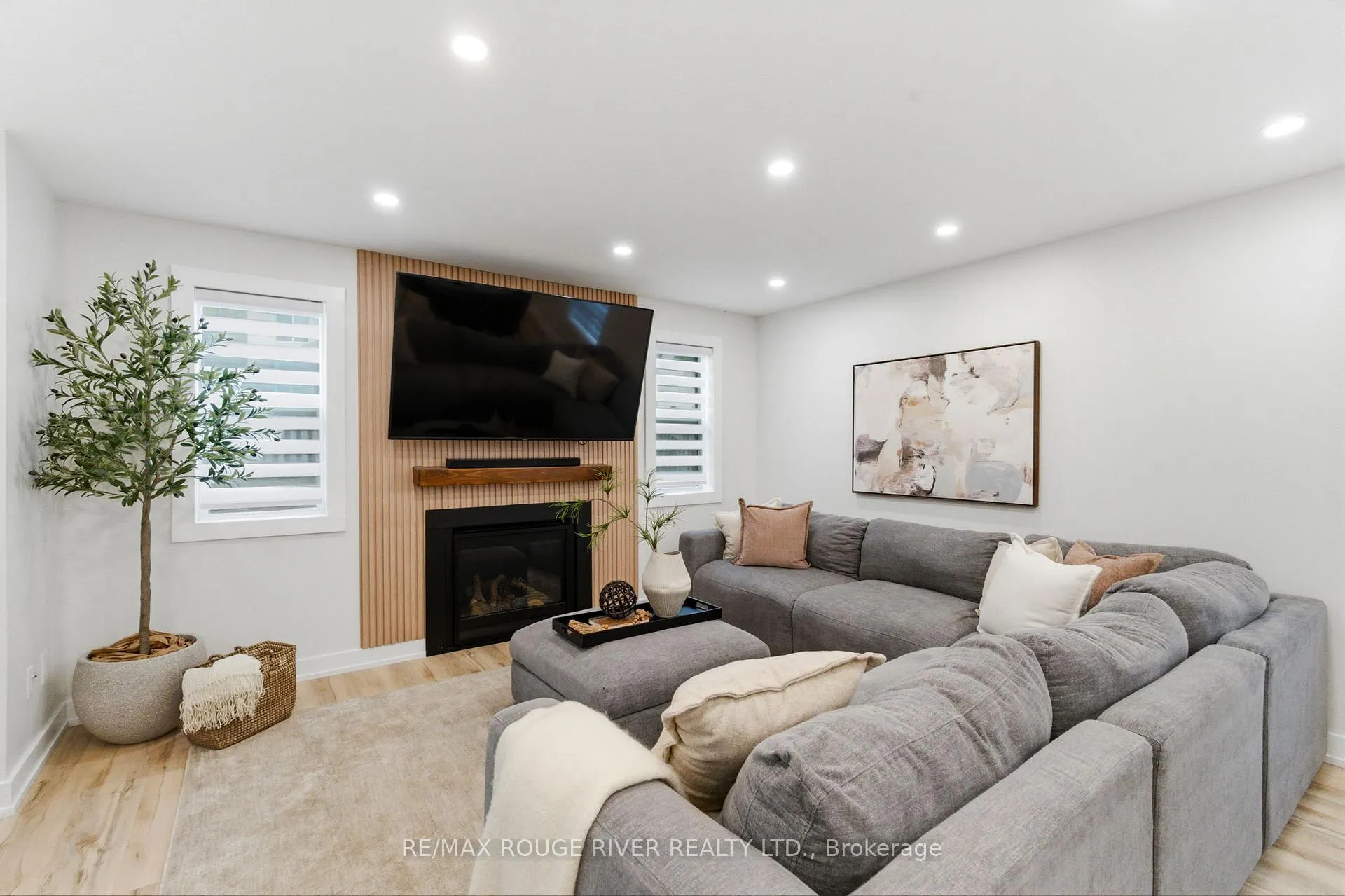 Photo 8 of 15 Virginia Drive, Whitby, Pringle Creek — HOMEH