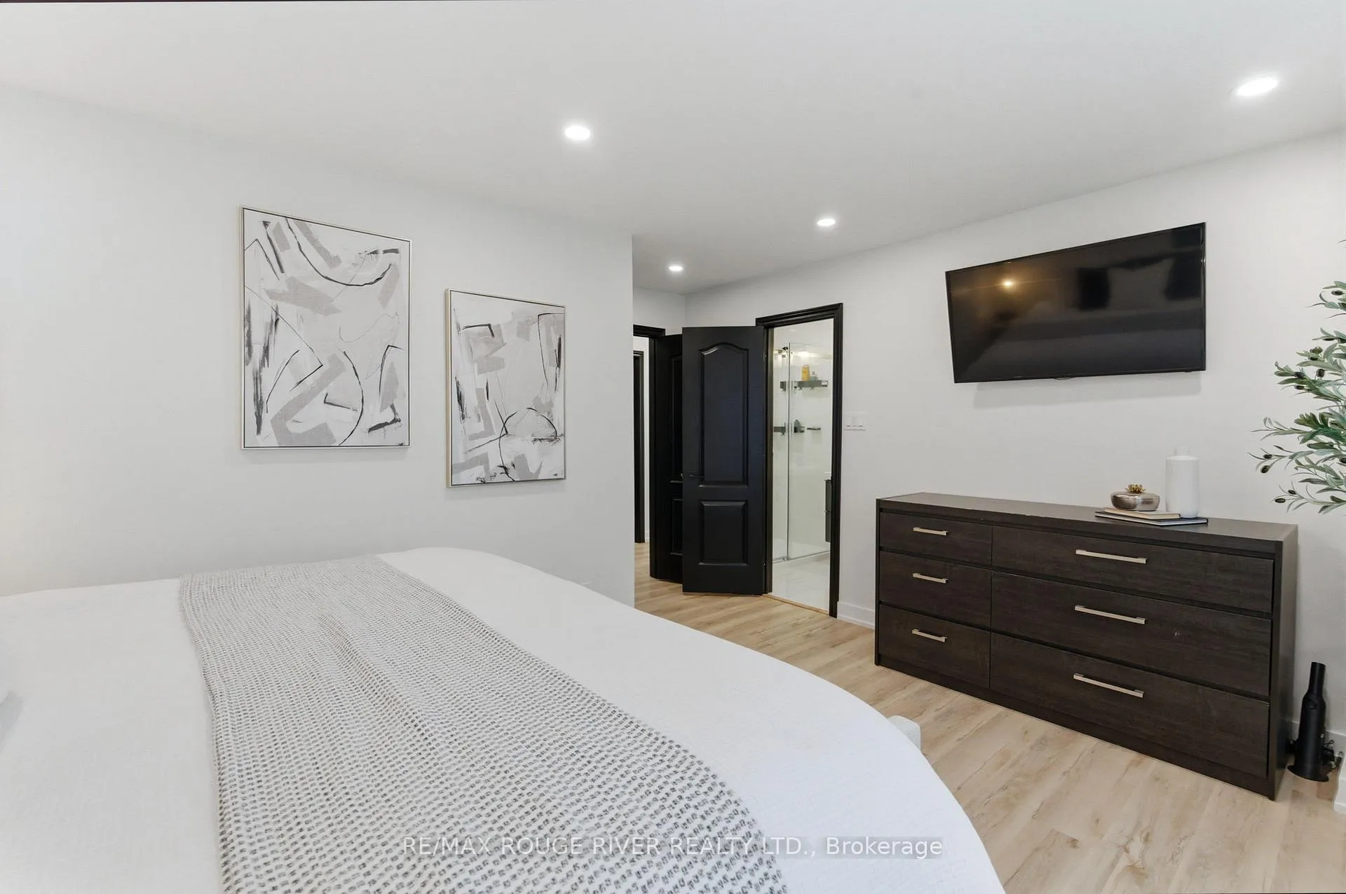 Photo 26 of 15 Virginia Drive, Whitby, Pringle Creek — HOMEH