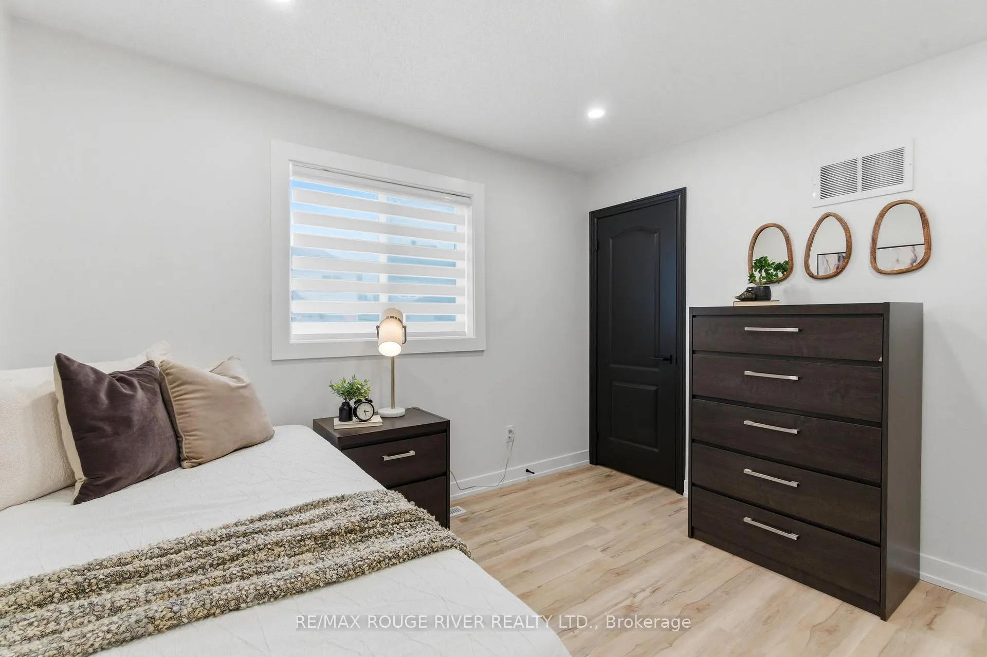 Photo 33 of 15 Virginia Drive, Whitby, Pringle Creek — HOMEH