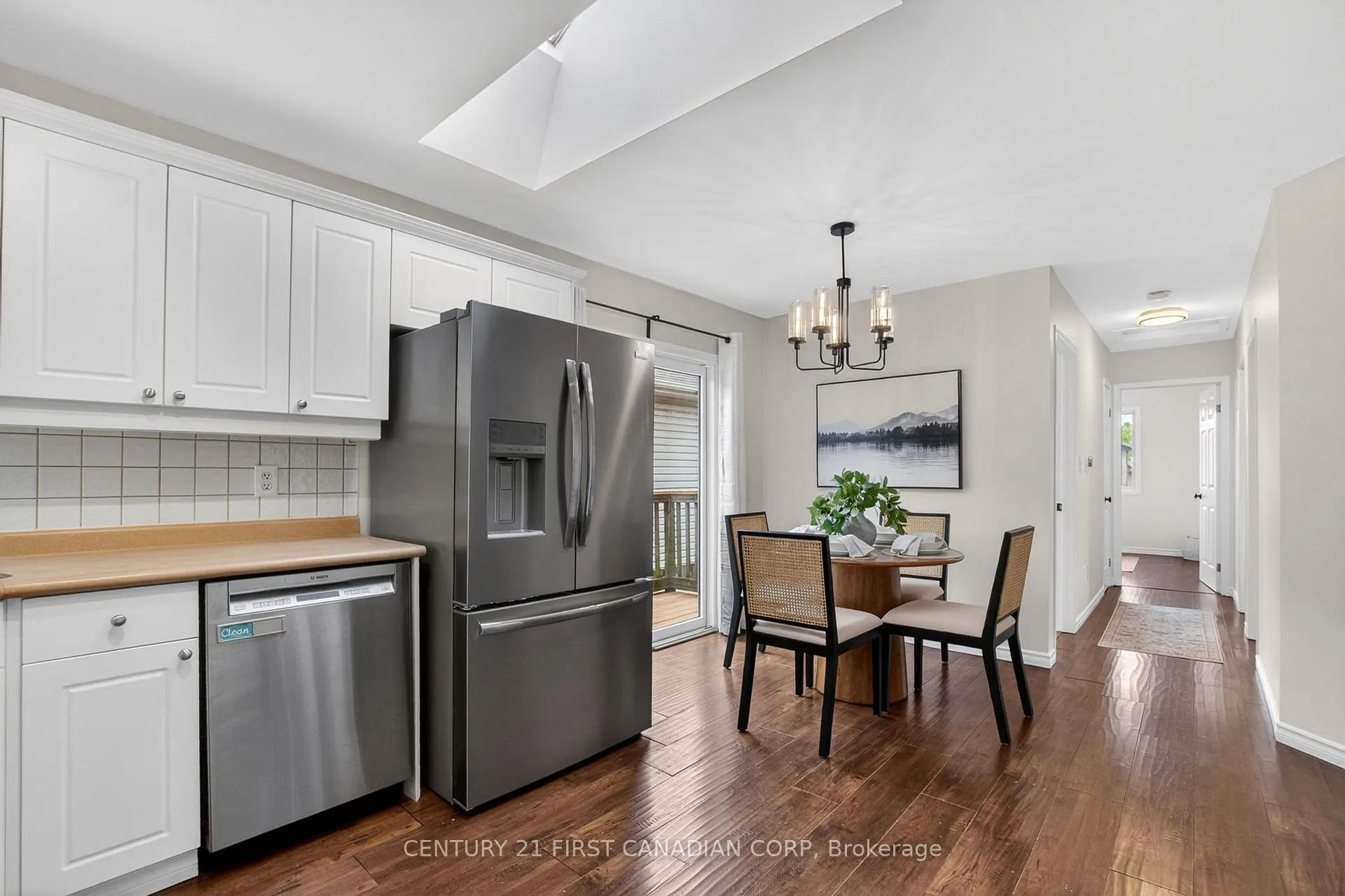 Photo 11 of 1379 Aspenridge Crescent, London, East A — HOMEH