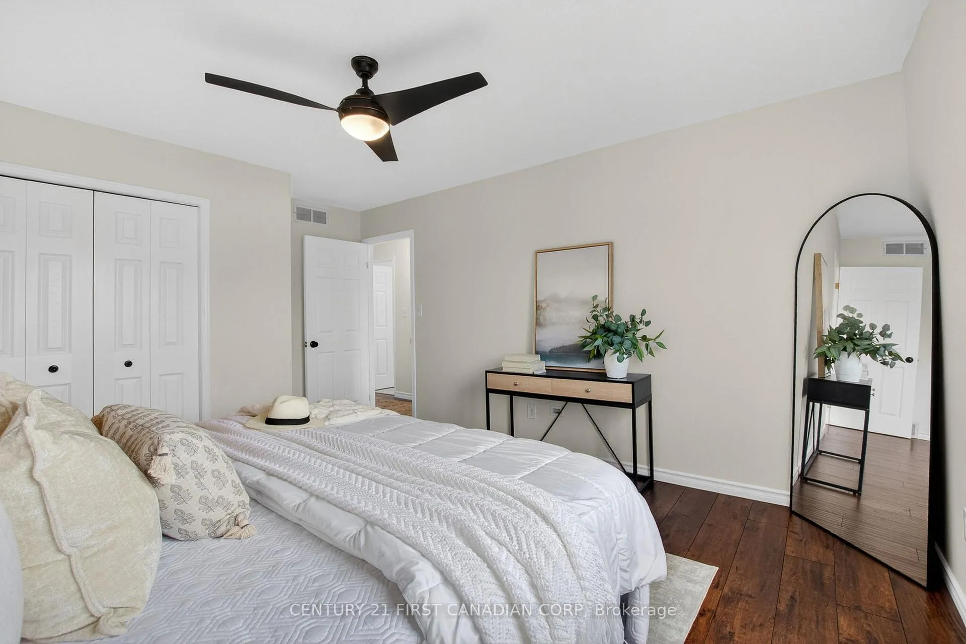 Photo 14 of 1379 Aspenridge Crescent, London, East A — HOMEH