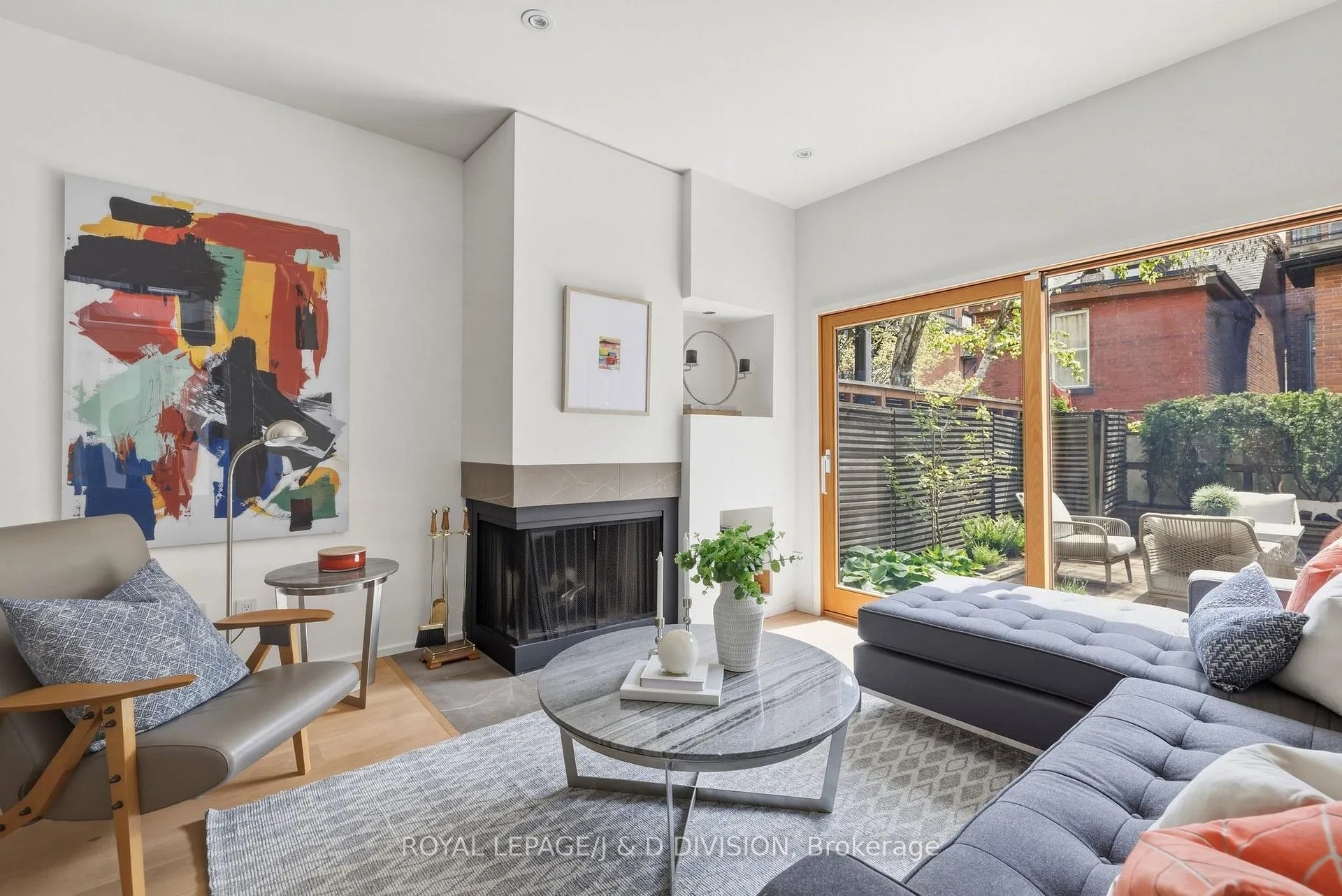 Photo 2 of 11C Tranby Avenue, Toronto, The Annex — HOMEH