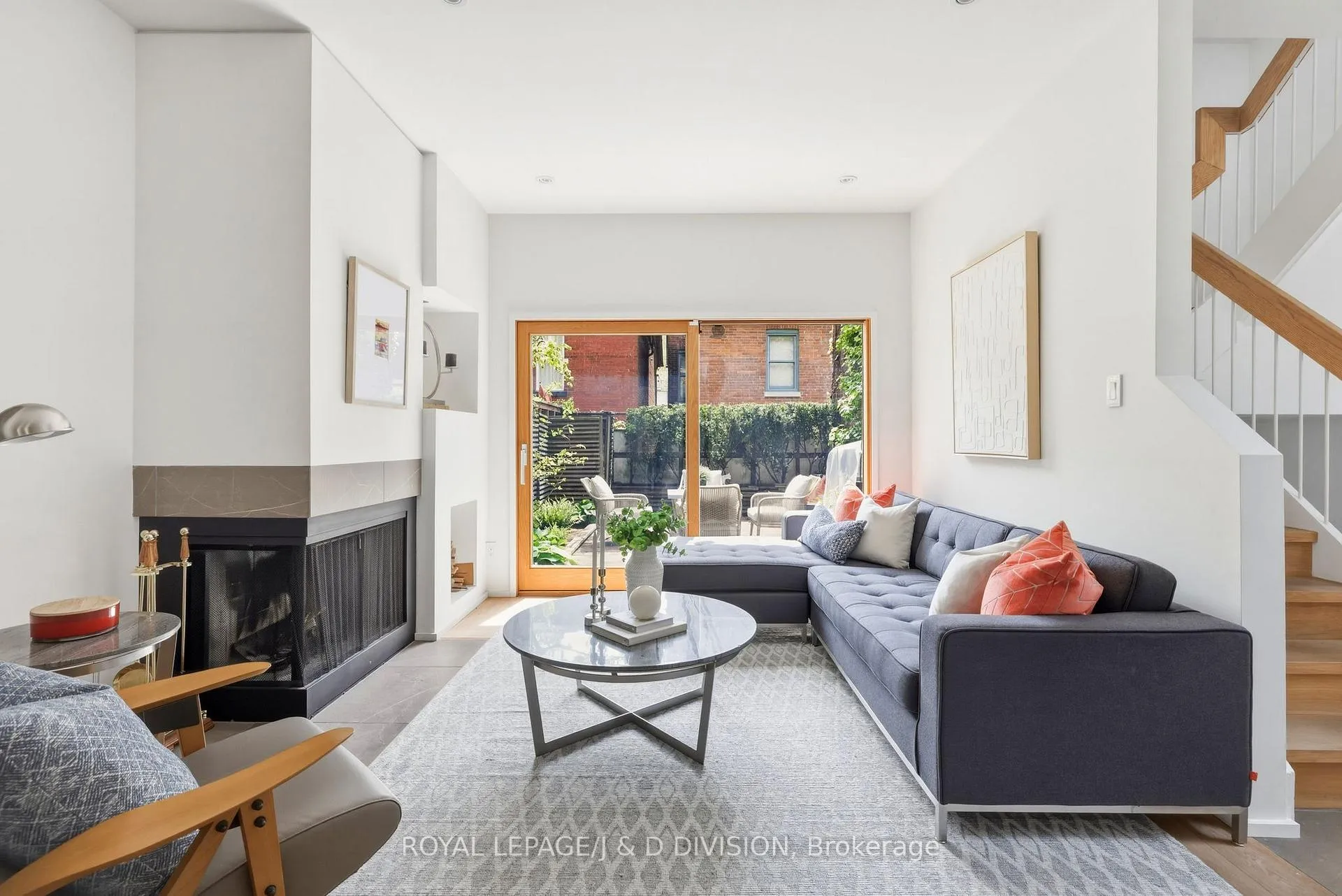 Photo 3 of 11C Tranby Avenue, Toronto, The Annex — HOMEH