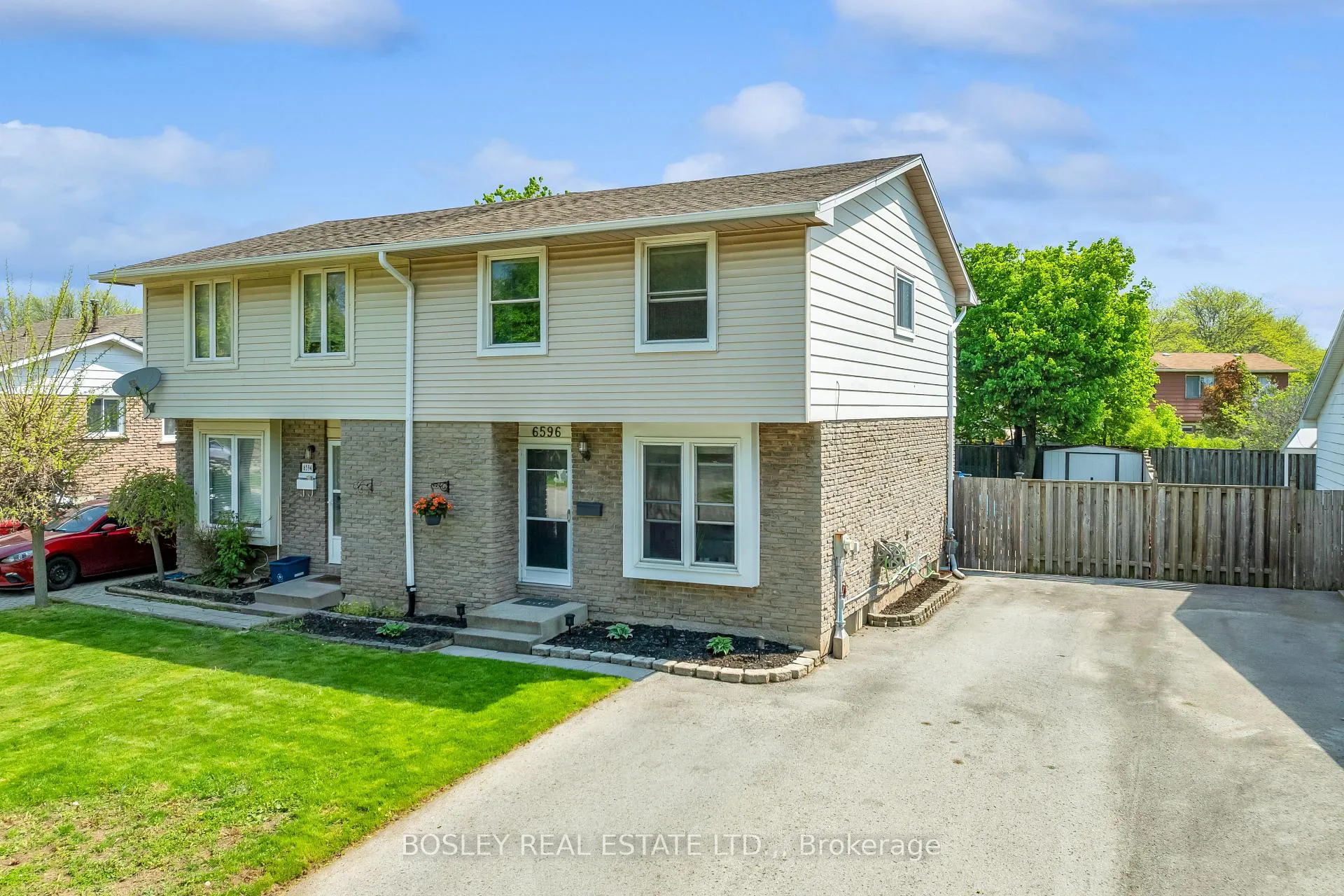 Photo 2 of 6596 Pitton Road, Niagara Falls, West Wood — HOMEH