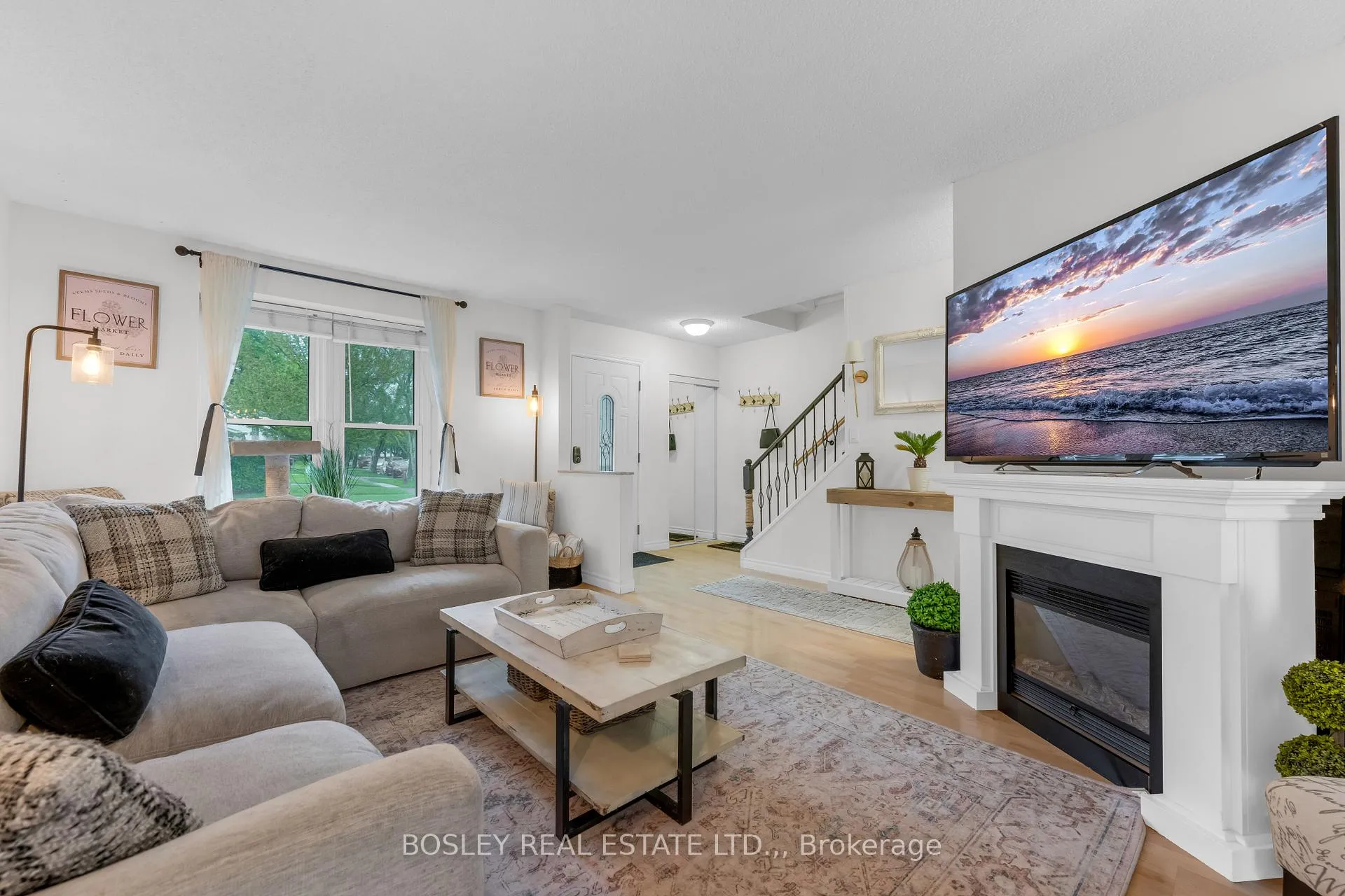 Photo 6 of 6596 Pitton Road, Niagara Falls, West Wood — HOMEH