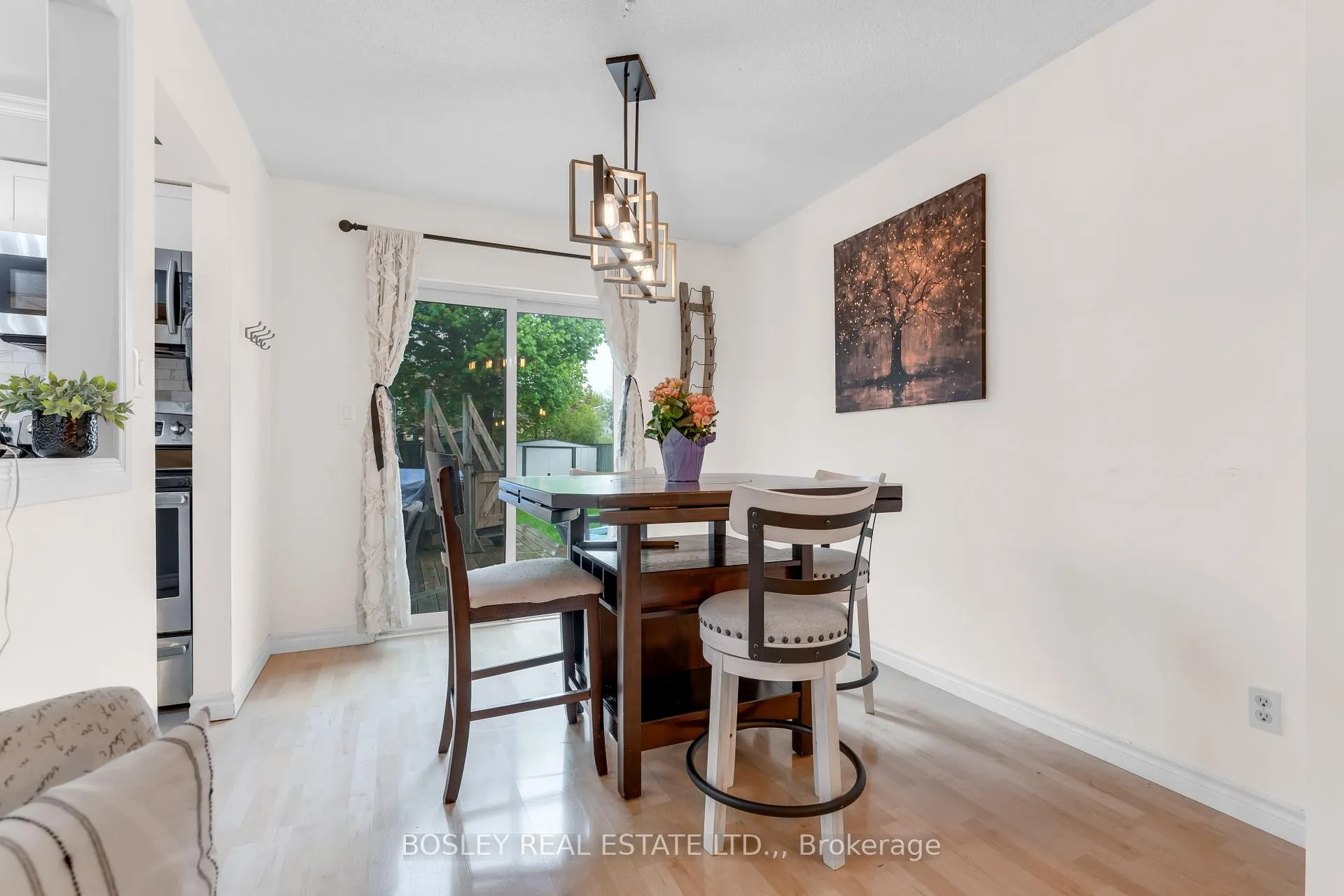 Photo 9 of 6596 Pitton Road, Niagara Falls, West Wood — HOMEH