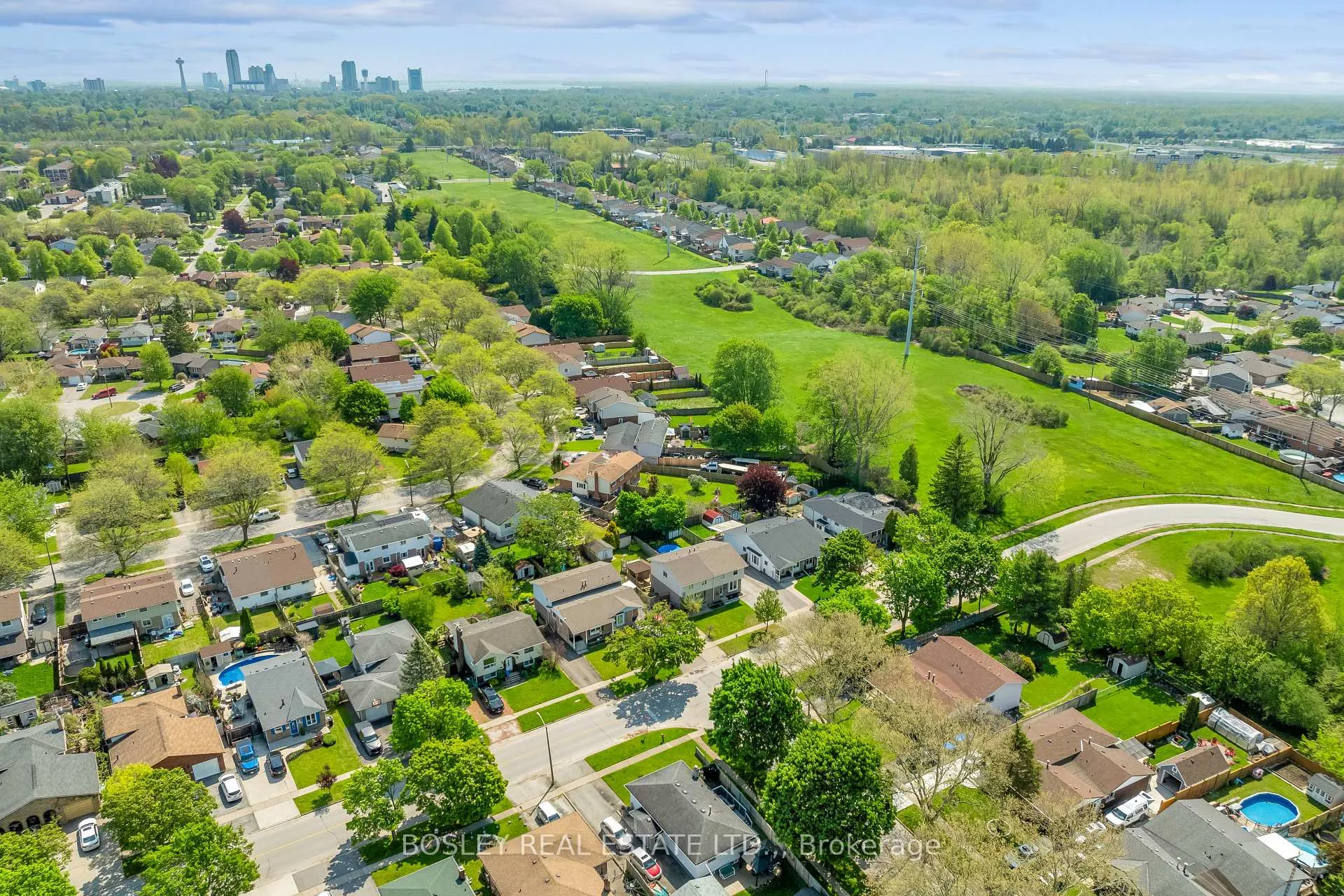 Photo 33 of 6596 Pitton Road, Niagara Falls, West Wood — HOMEH