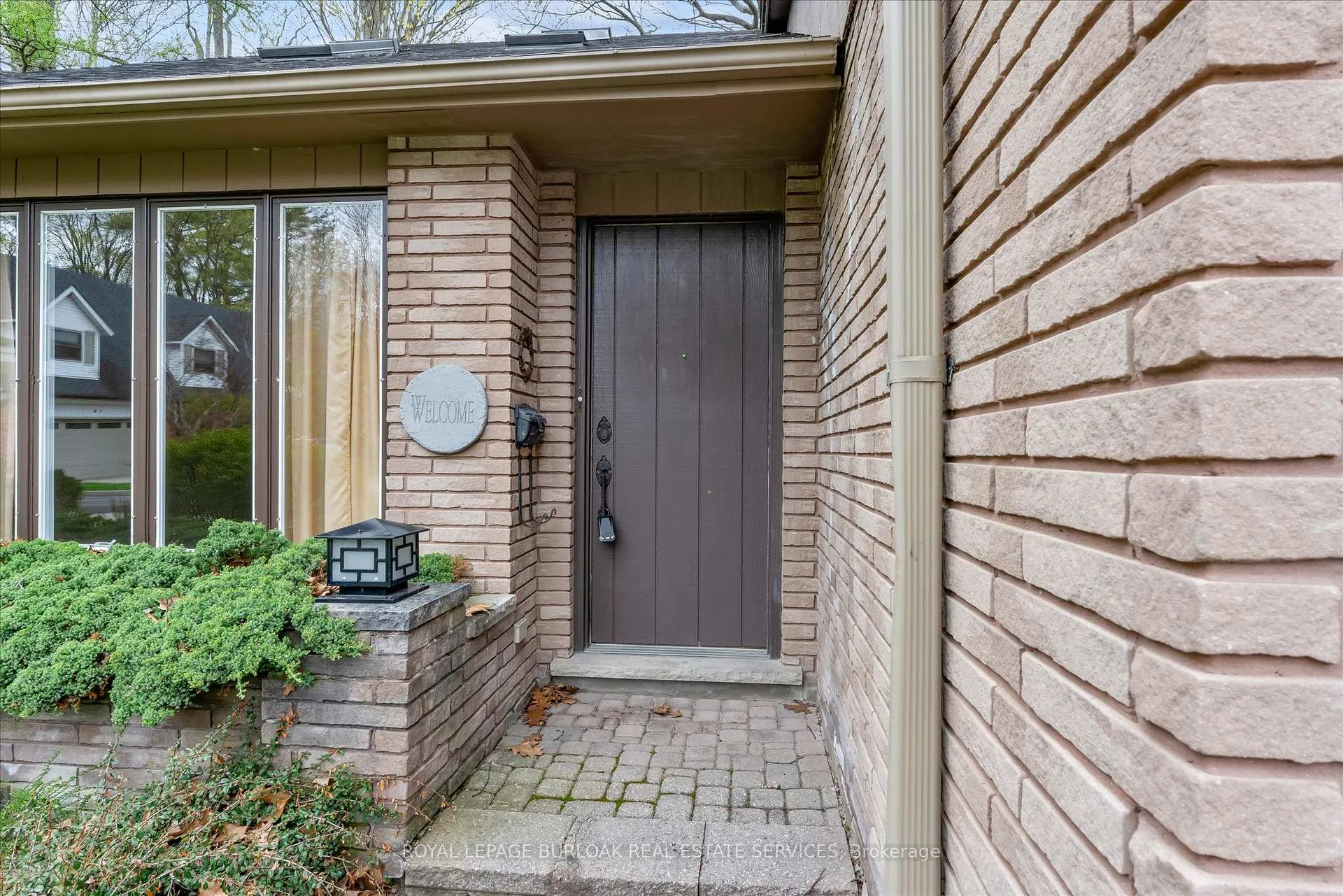 Photo 4 of 11 Crawford Court, Hamilton, Dundas — HOMEH