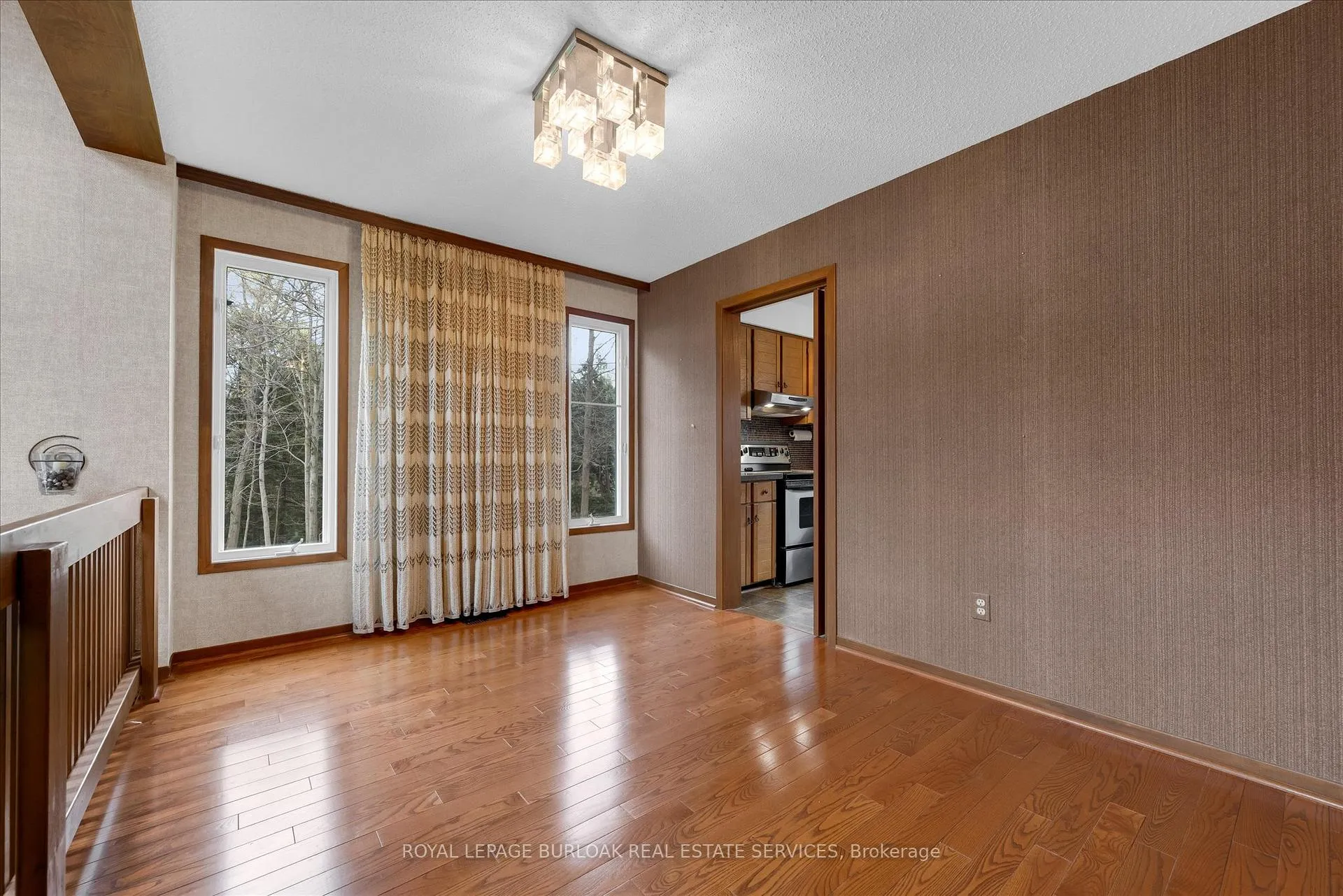 Photo 7 of 11 Crawford Court, Hamilton, Dundas — HOMEH