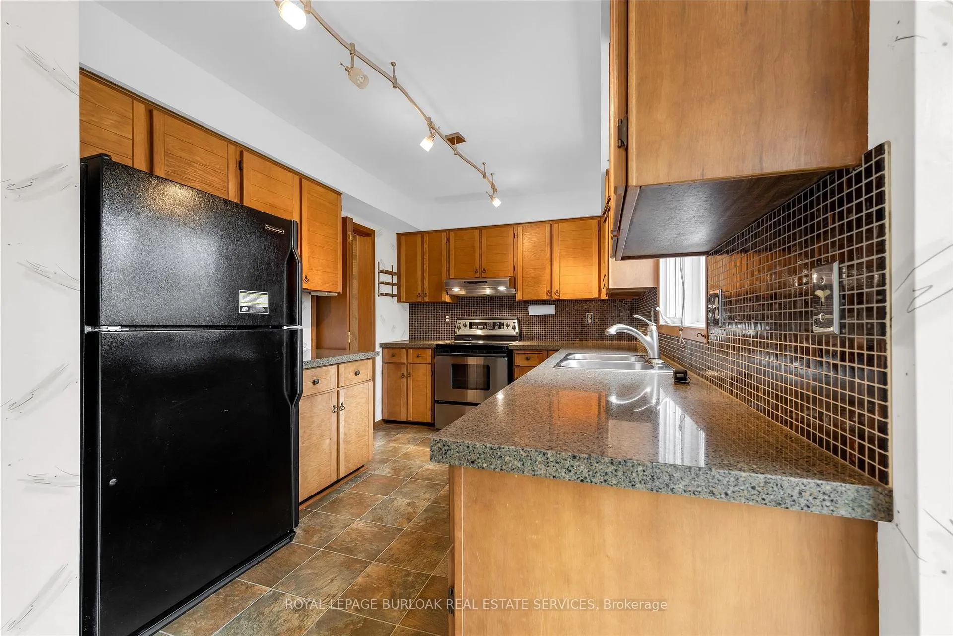 Photo 14 of 11 Crawford Court, Hamilton, Dundas — HOMEH
