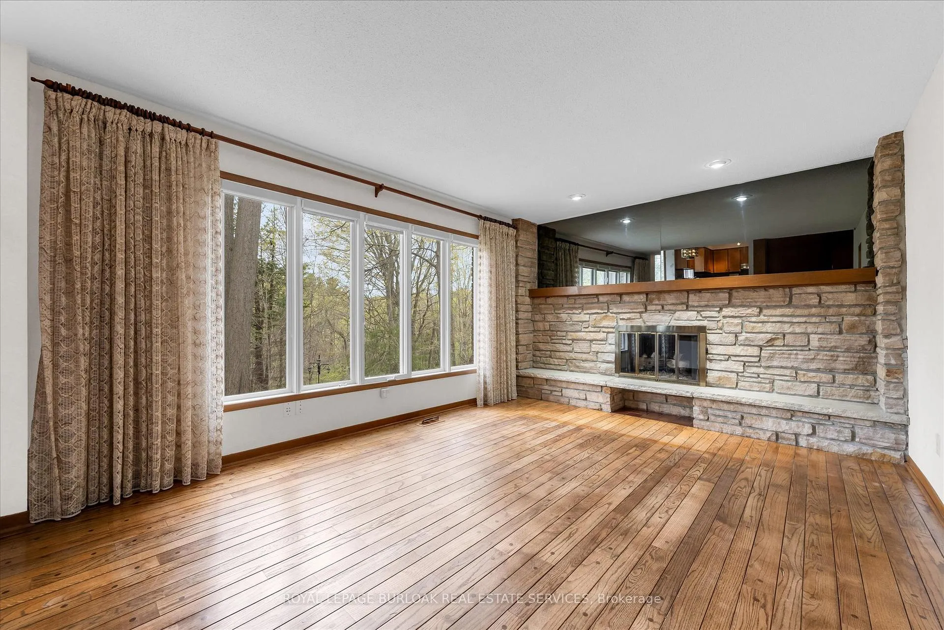 Photo 17 of 11 Crawford Court, Hamilton, Dundas — HOMEH