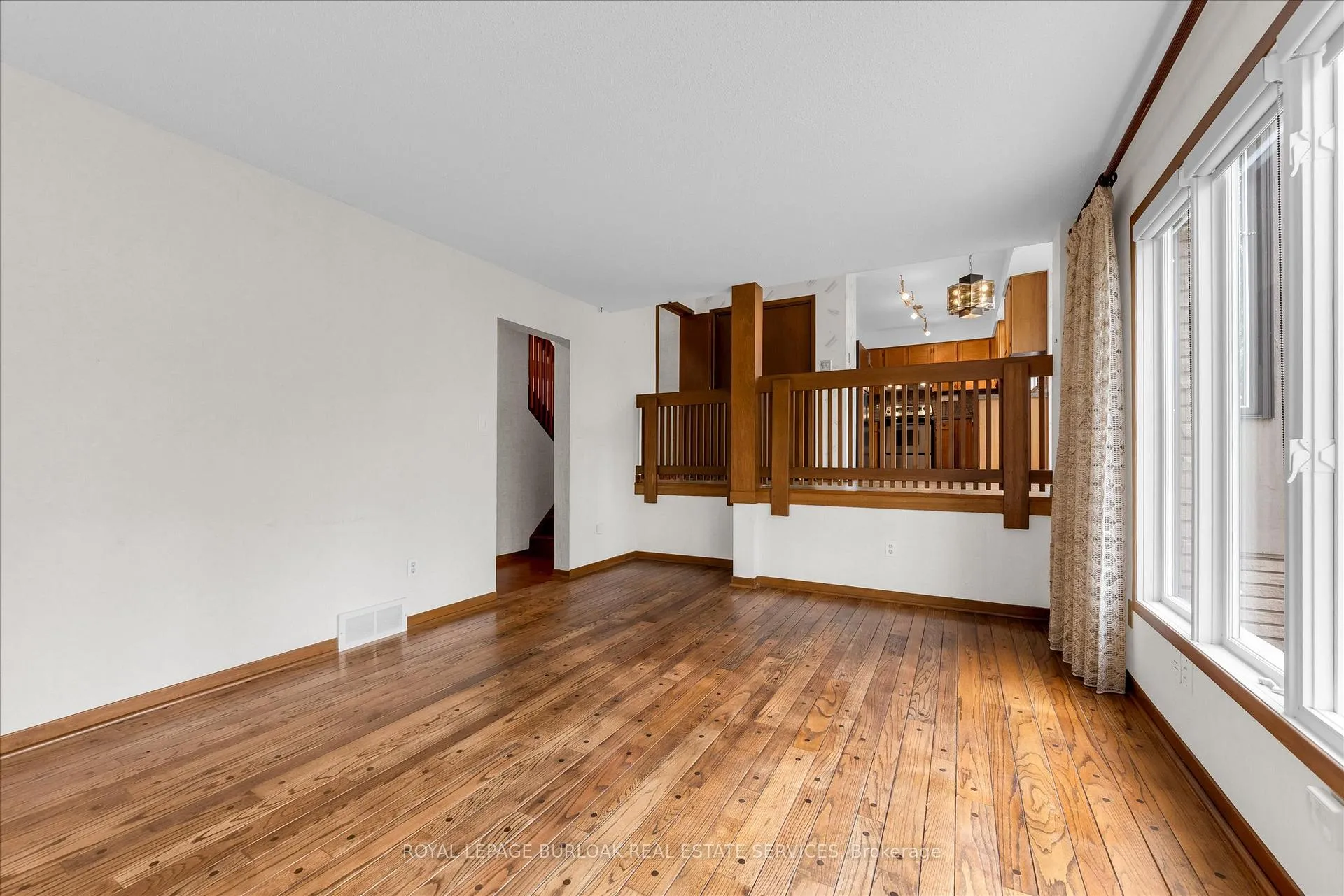 Photo 19 of 11 Crawford Court, Hamilton, Dundas — HOMEH