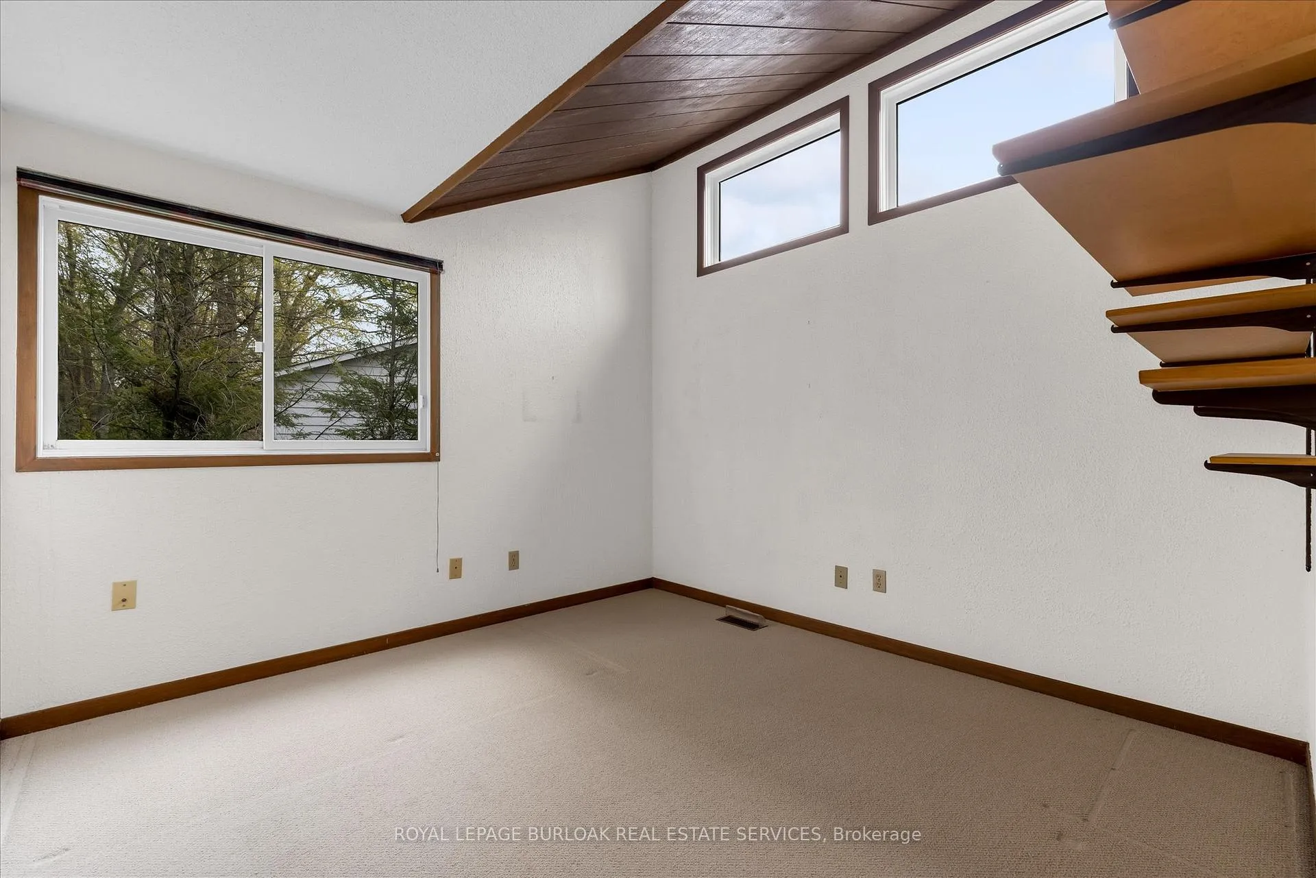 Photo 24 of 11 Crawford Court, Hamilton, Dundas — HOMEH