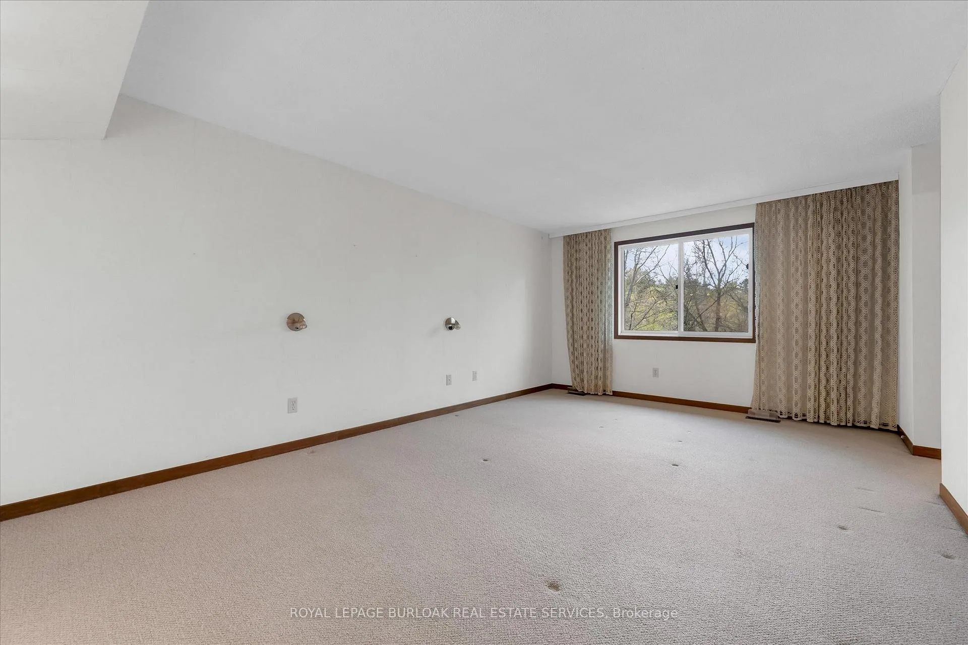 Photo 30 of 11 Crawford Court, Hamilton, Dundas — HOMEH