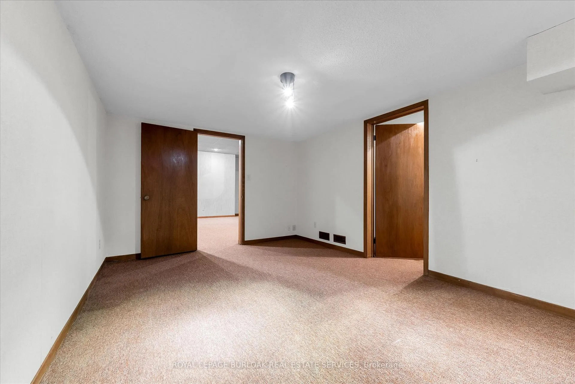 Photo 33 of 11 Crawford Court, Hamilton, Dundas — HOMEH