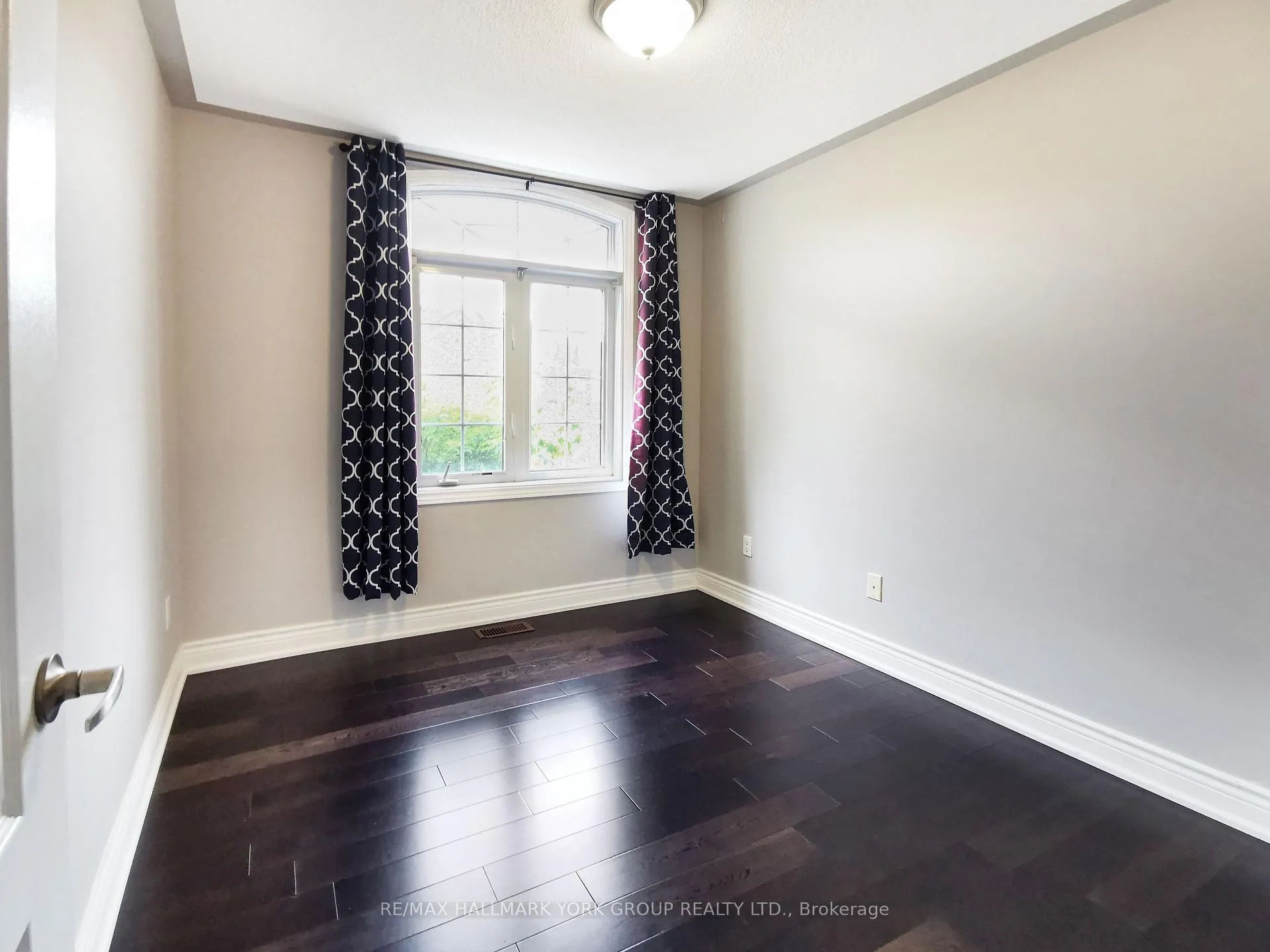 Photo 10 of 152 Mahogany Forest Drive, Vaughan, Patterson — HOMEH