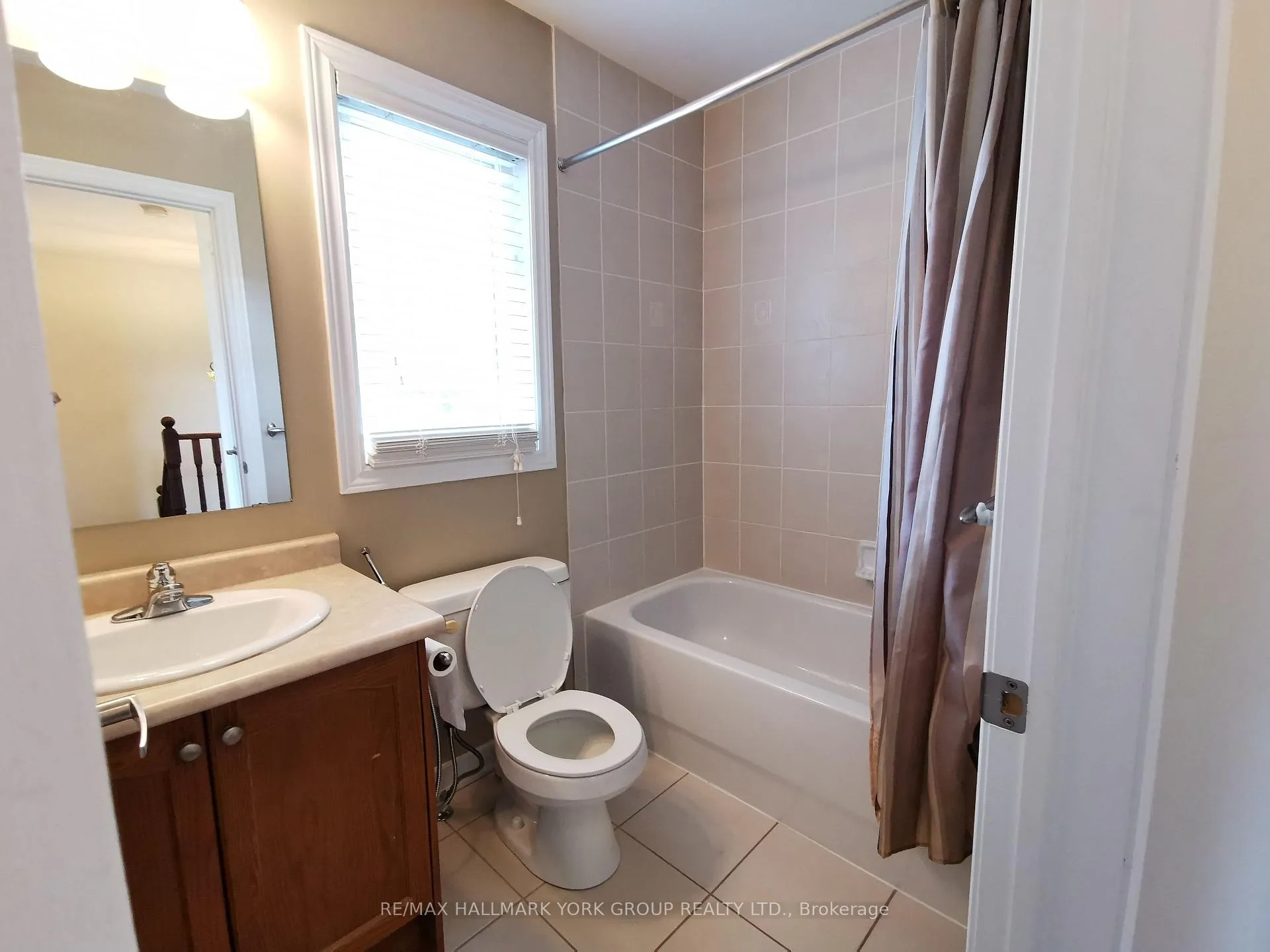 Photo 11 of 152 Mahogany Forest Drive, Vaughan, Patterson — HOMEH
