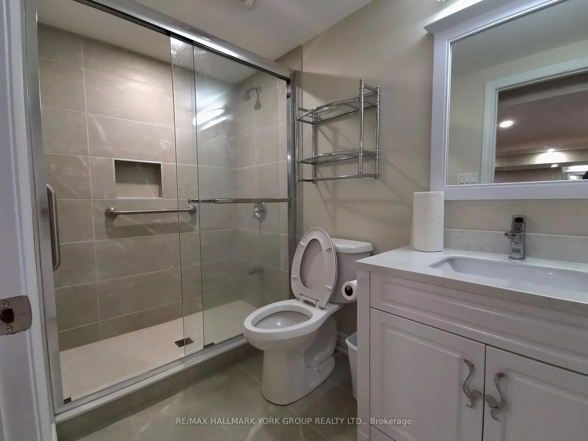 Photo 15 of 152 Mahogany Forest Drive, Vaughan, Patterson — HOMEH