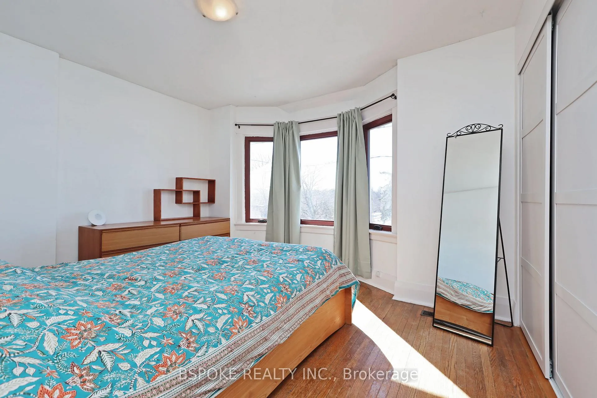 Photo 10 of 139 Greenwood Avenue, Toronto, Greenwood-Coxwell — HOMEH