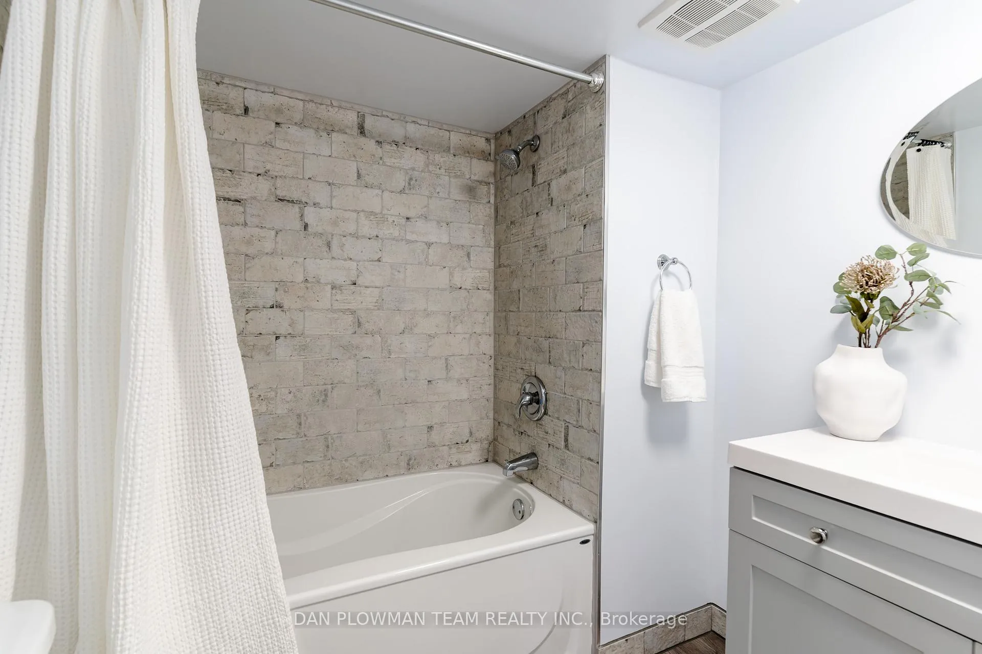 Photo 33 of 50 Centreview Street, Clarington, Orono — HOMEH