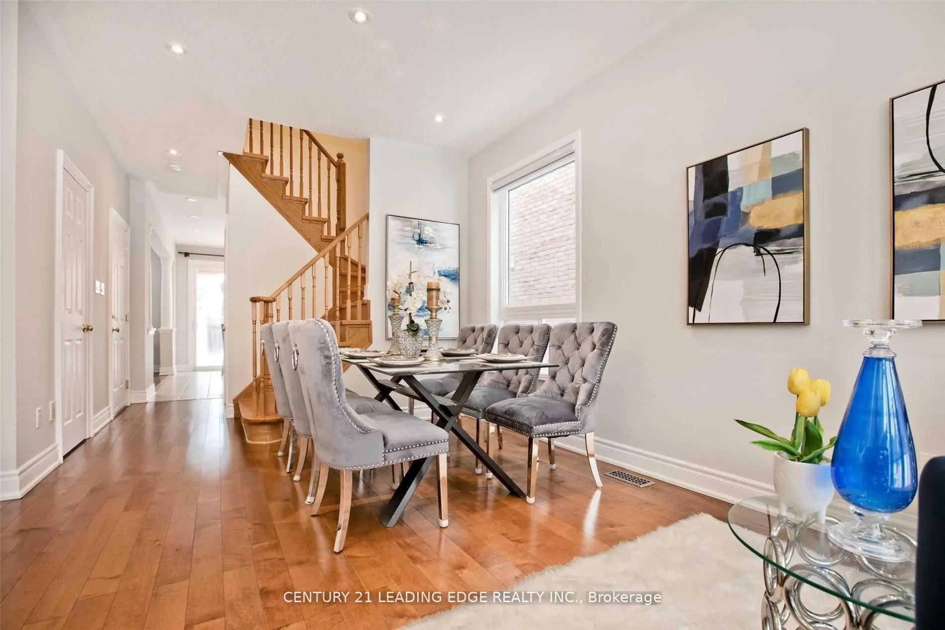 Photo 3 of 40 Kentley Street, Markham, Berczy — HOMEH