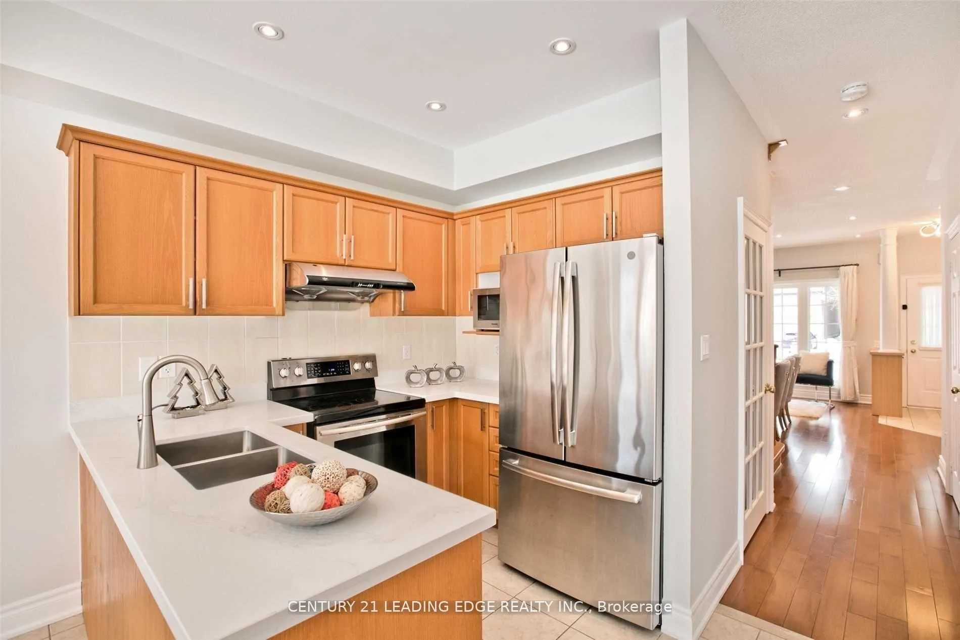 Photo 9 of 40 Kentley Street, Markham, Berczy — HOMEH