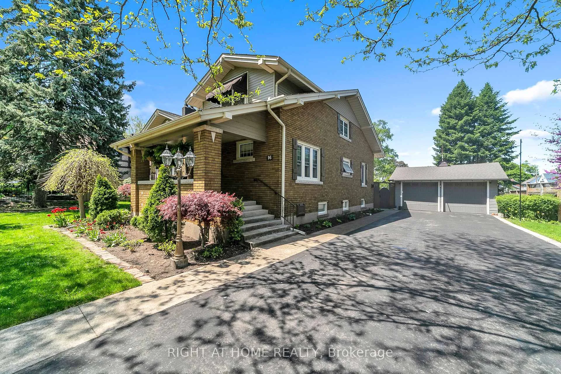 Photo 1 of 16 Nelles Boulevard, Grimsby, Grimsby West — HOMEH