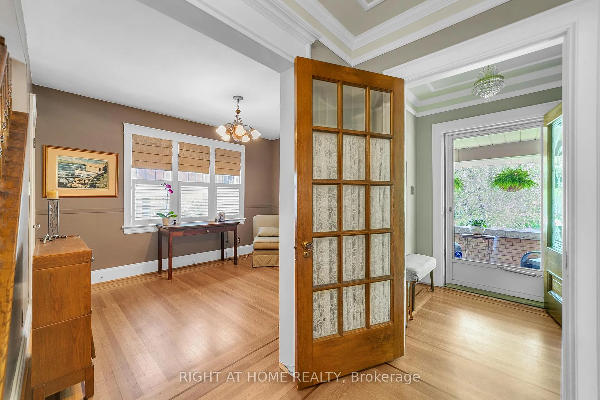 Photo 9 of 16 Nelles Boulevard, Grimsby, Grimsby West — HOMEH