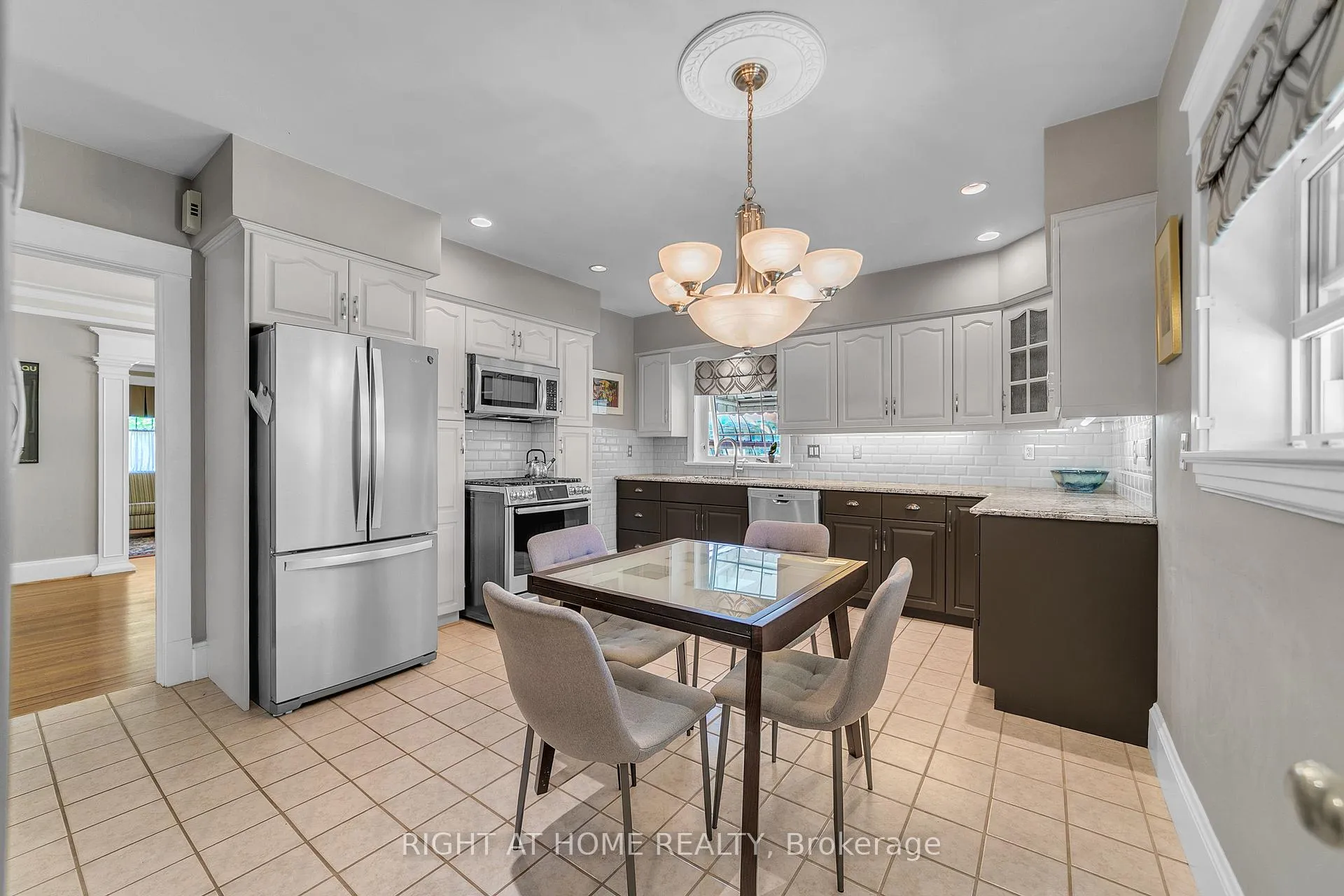 Photo 20 of 16 Nelles Boulevard, Grimsby, Grimsby West — HOMEH