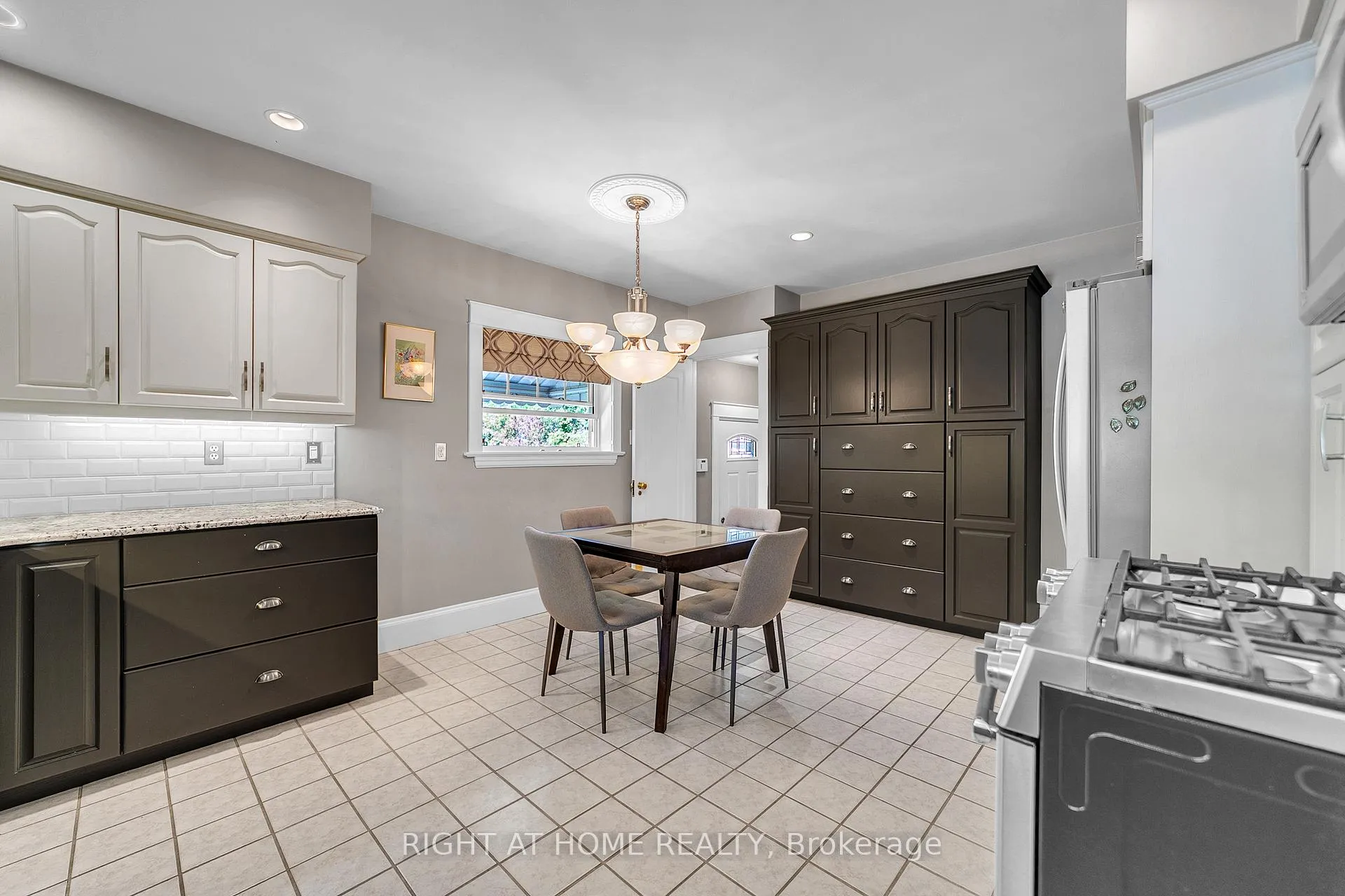 Photo 23 of 16 Nelles Boulevard, Grimsby, Grimsby West — HOMEH