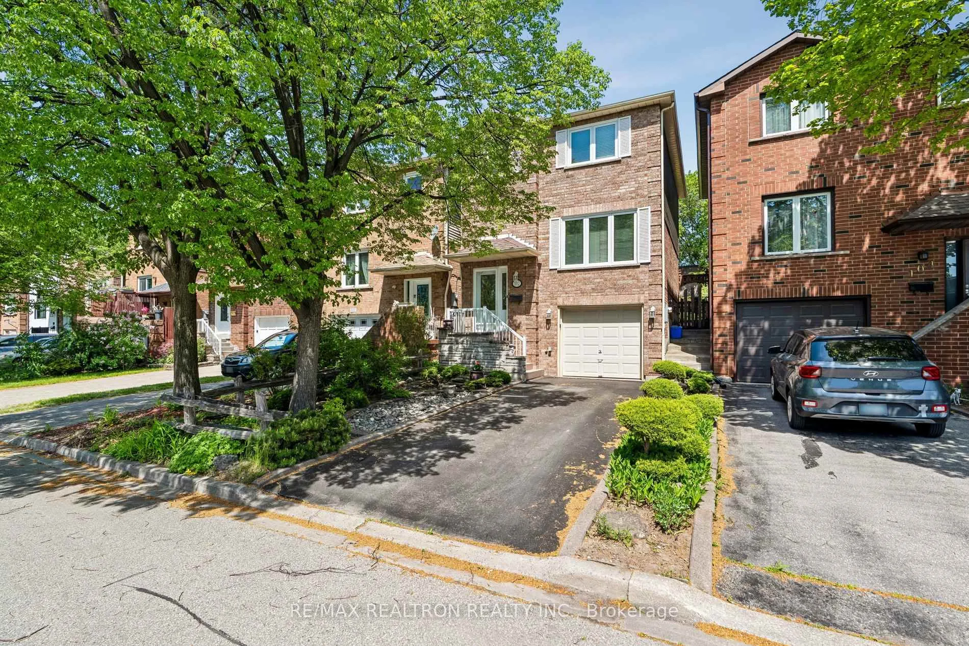 Photo 1 of 102 Swinton Crescent, Vaughan, Lakeview Estates — HOMEH