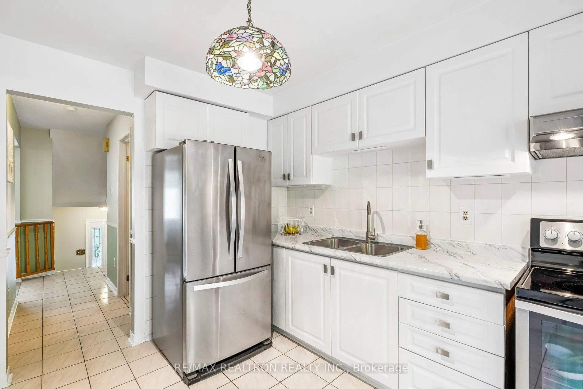 Photo 13 of 102 Swinton Crescent, Vaughan, Lakeview Estates — HOMEH