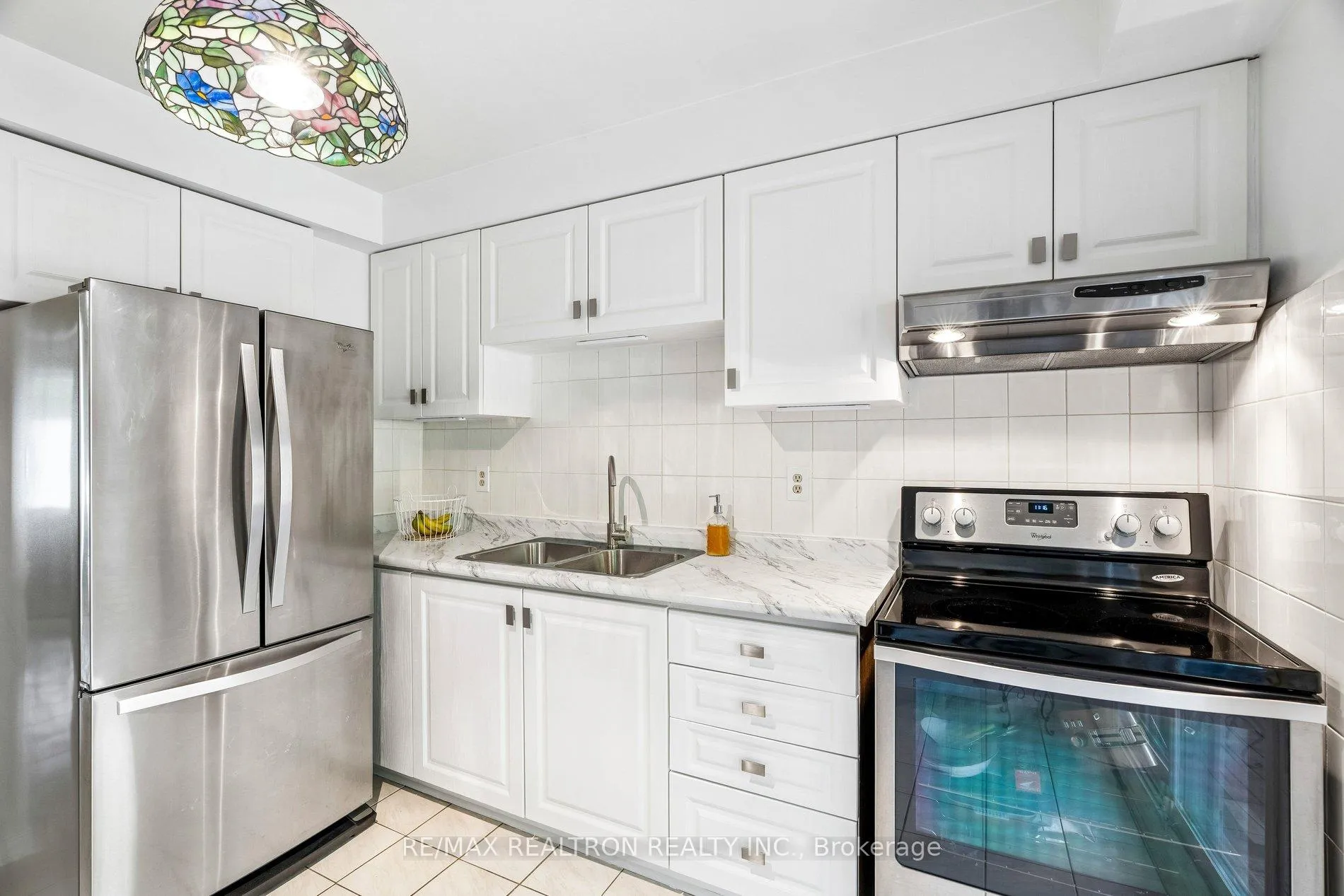 Photo 16 of 102 Swinton Crescent, Vaughan, Lakeview Estates — HOMEH