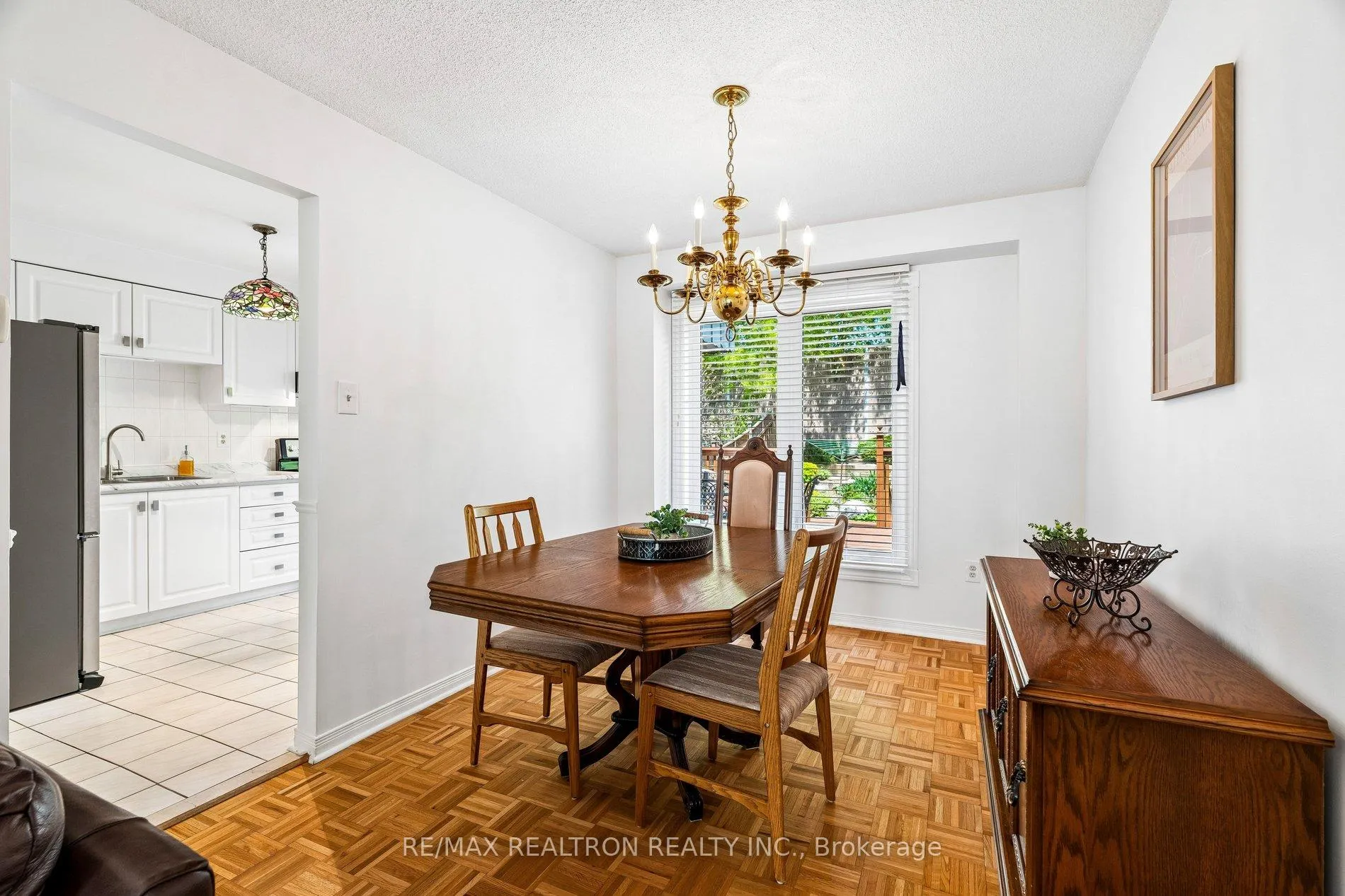 Photo 19 of 102 Swinton Crescent, Vaughan, Lakeview Estates — HOMEH