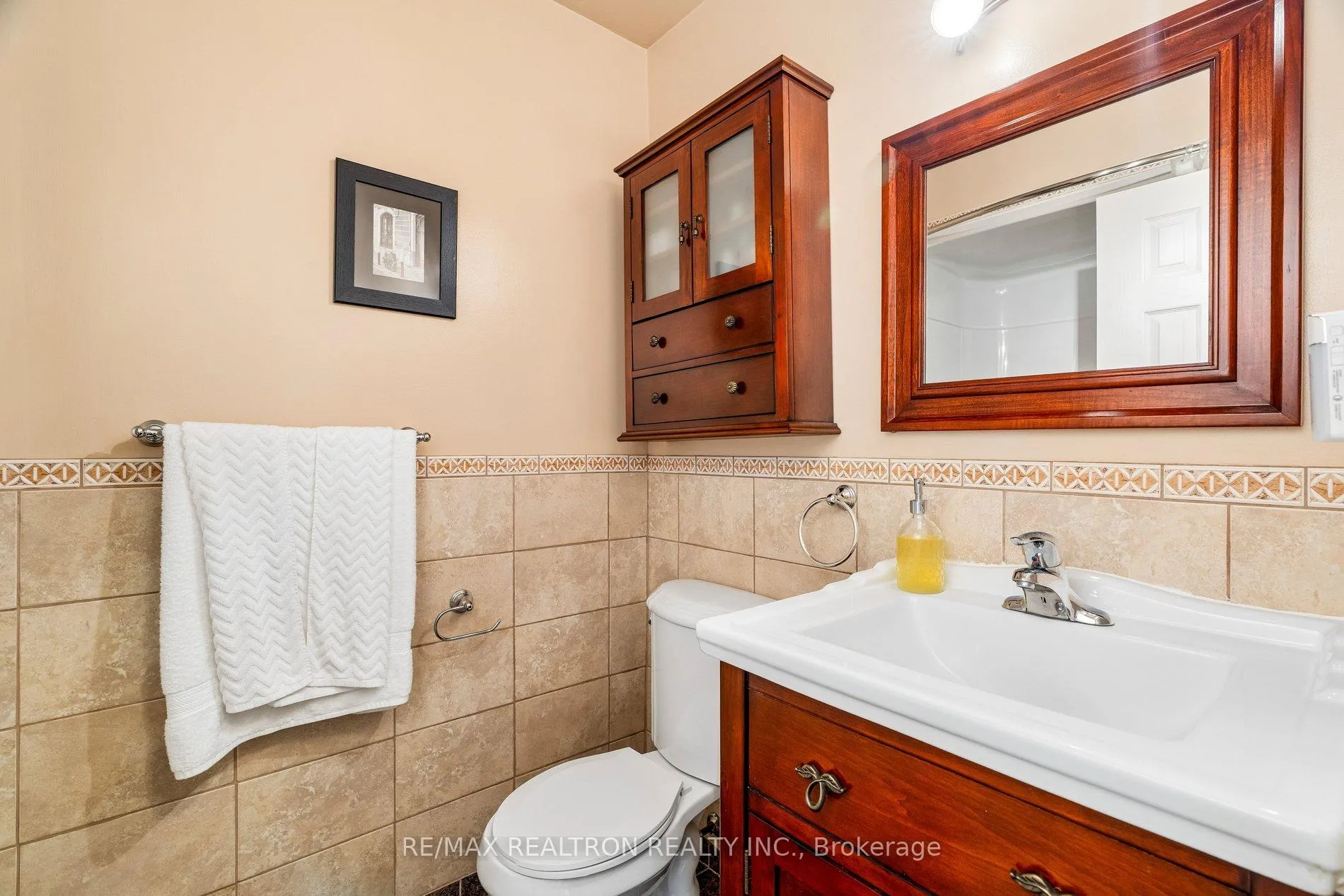Photo 23 of 102 Swinton Crescent, Vaughan, Lakeview Estates — HOMEH