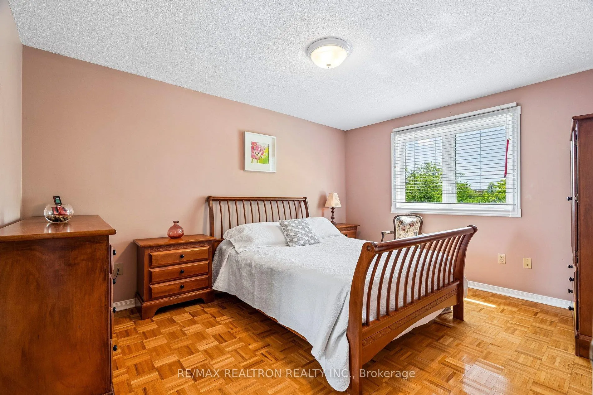 Photo 25 of 102 Swinton Crescent, Vaughan, Lakeview Estates — HOMEH